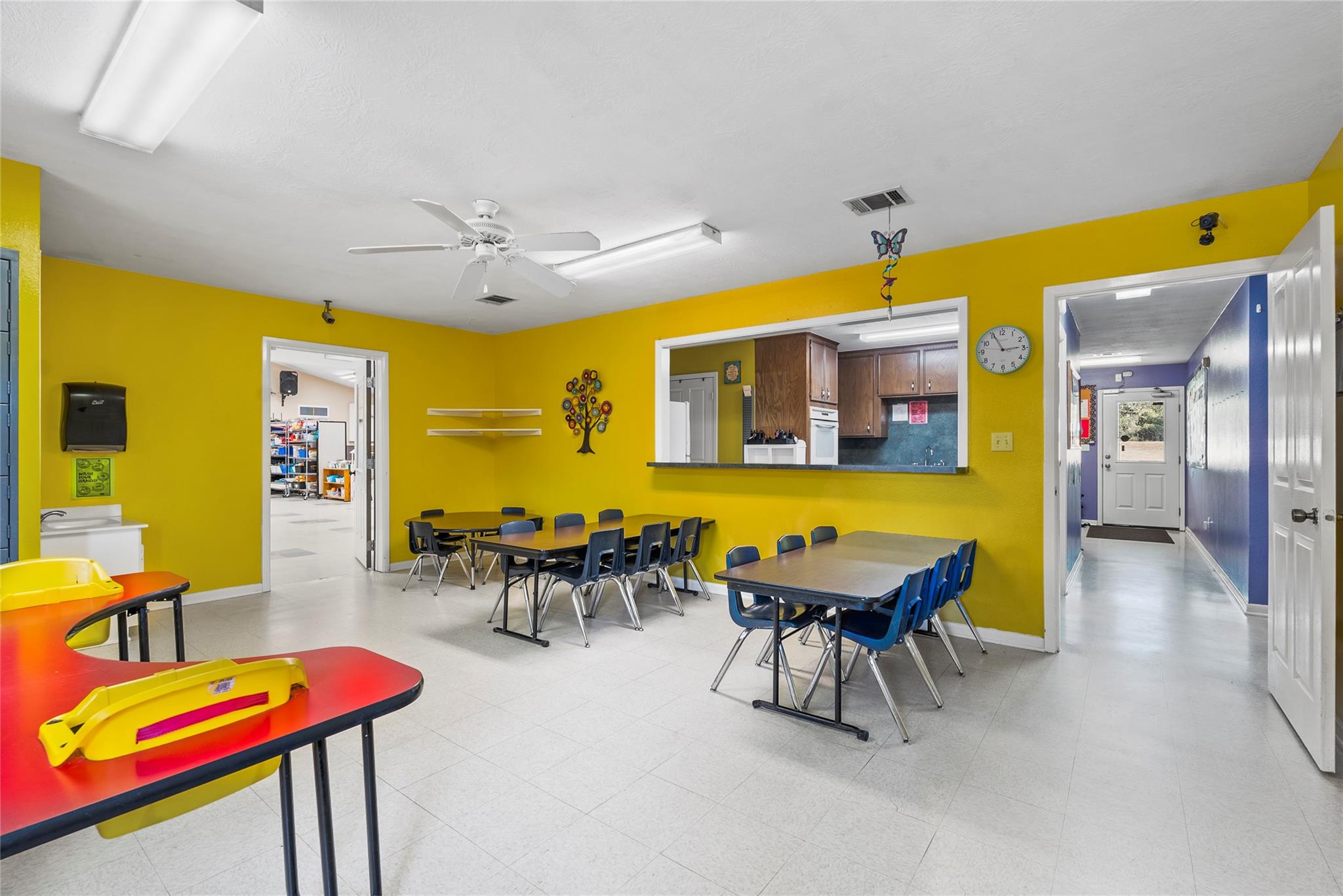 989 Old McDade Rd, Elgin, TX 78621