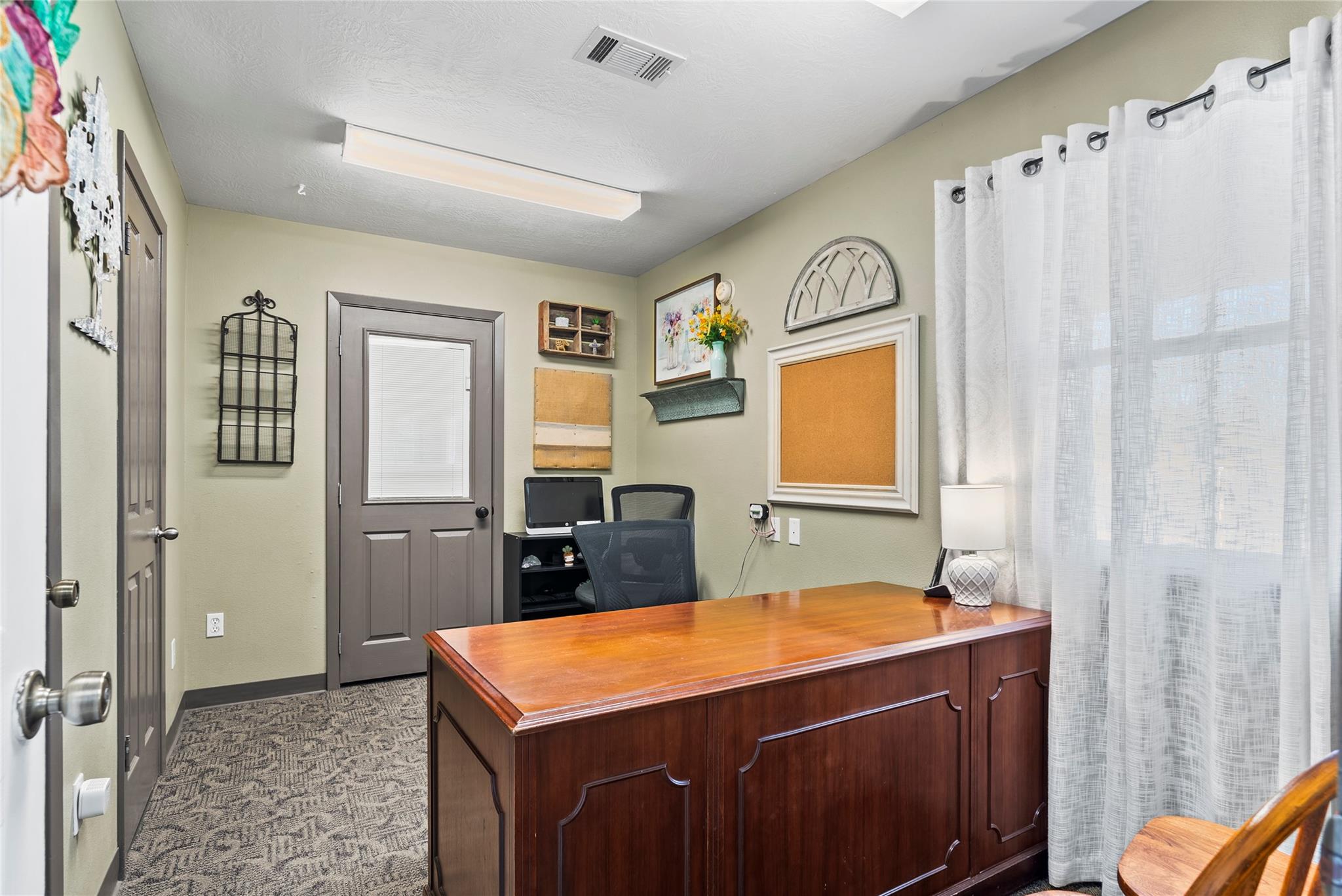 989 Old McDade Rd, Elgin, TX 78621