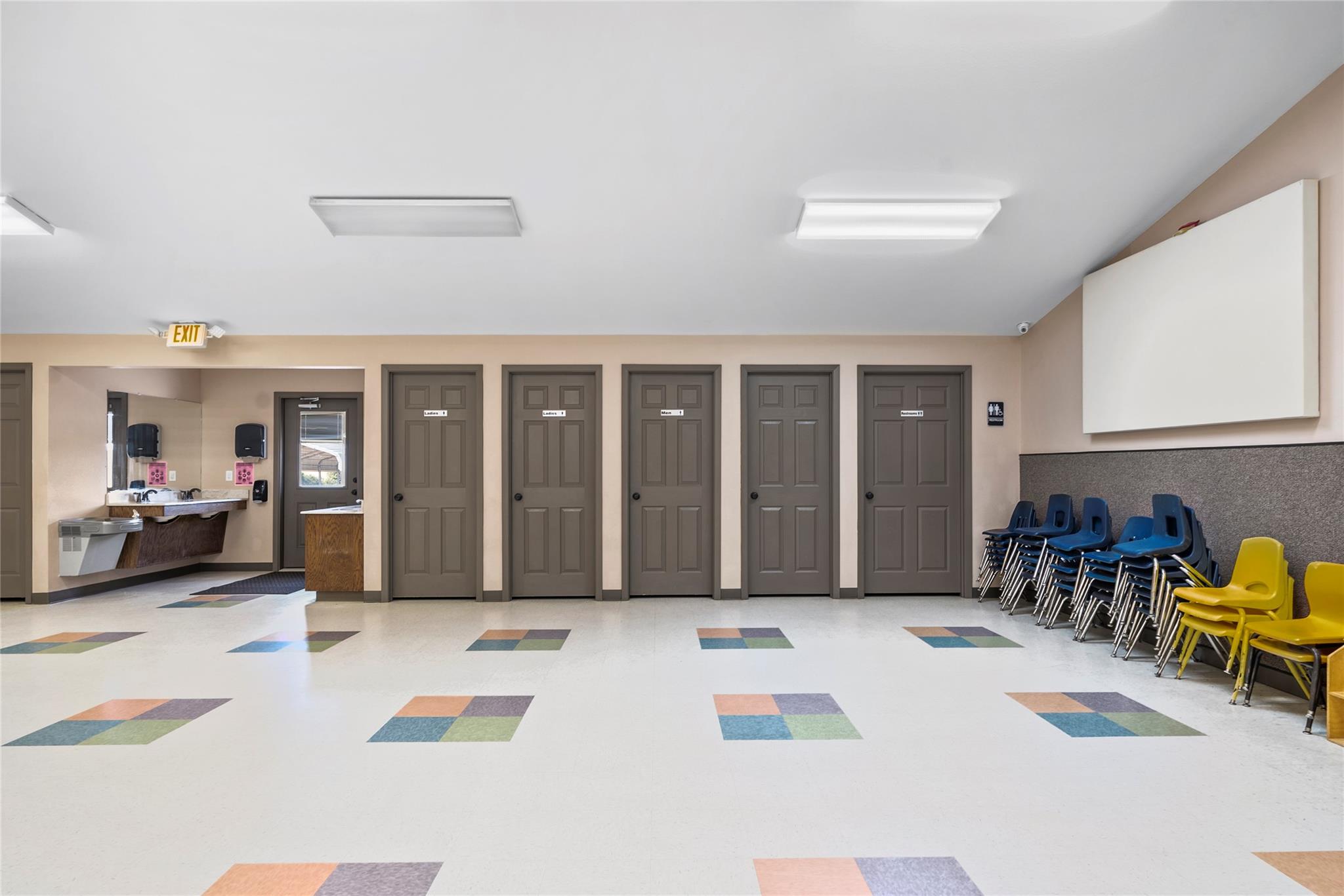 989 Old McDade Rd, Elgin, TX 78621