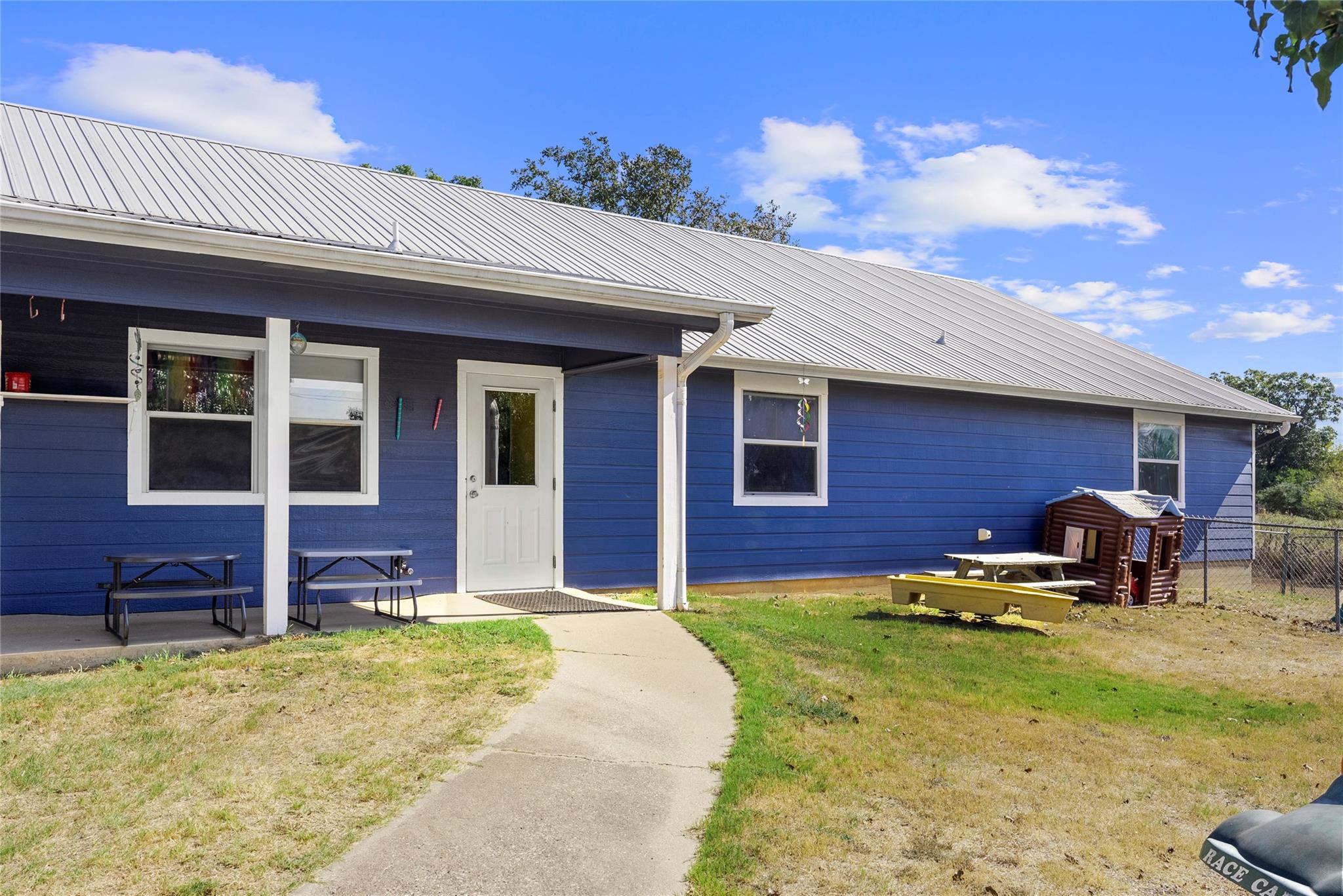 989 Old McDade Rd, Elgin, TX 78621