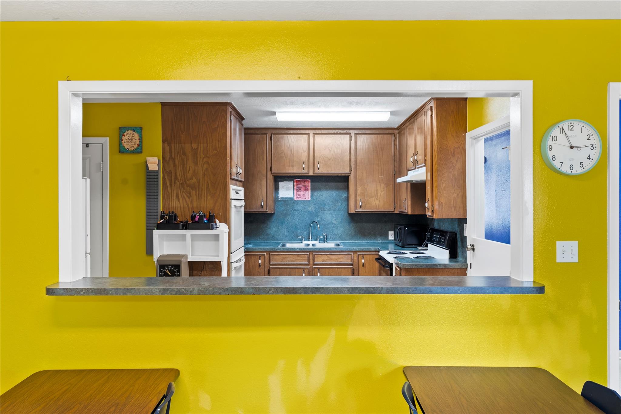 989 Old McDade Rd, Elgin, TX 78621