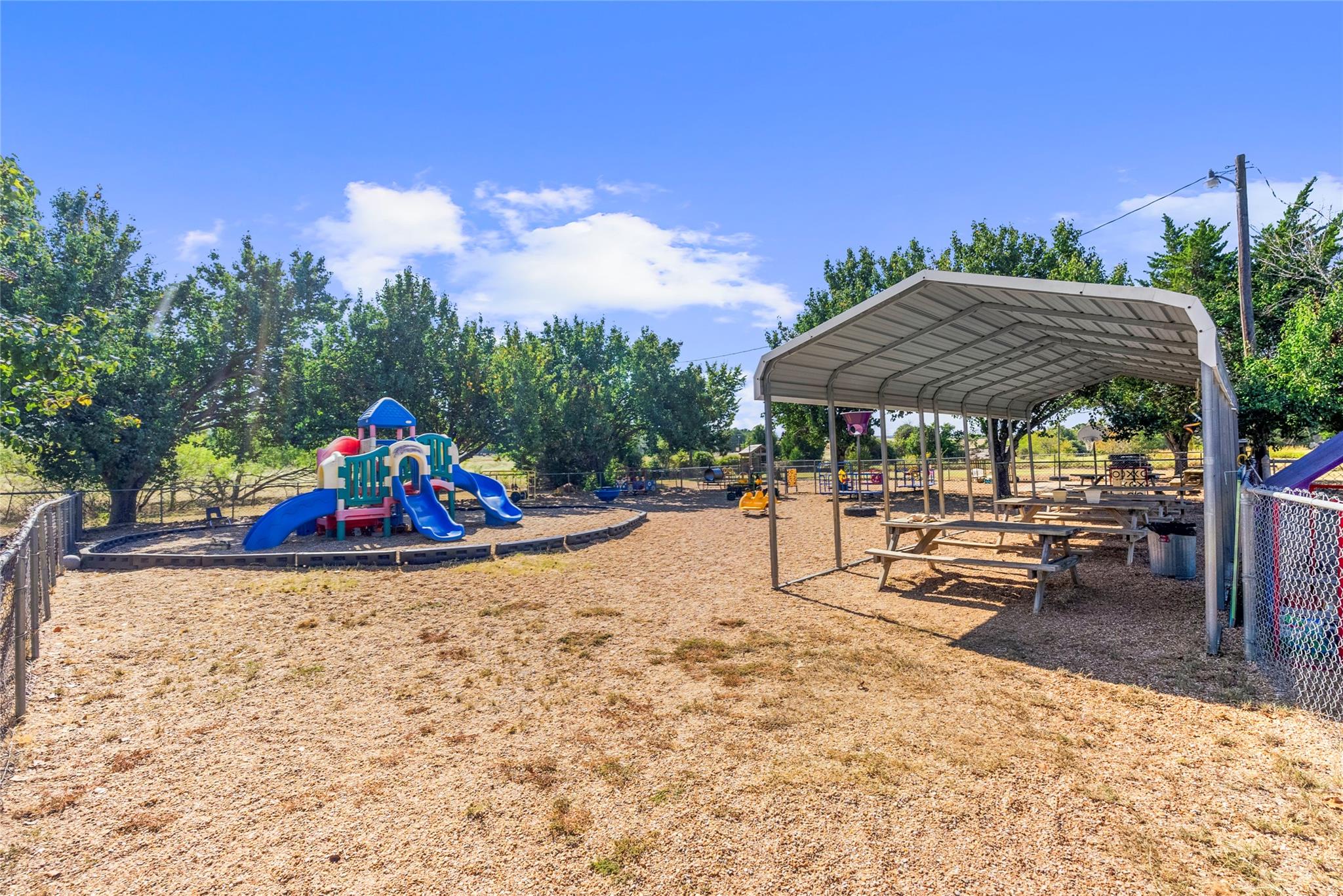 989 Old McDade Rd, Elgin, TX 78621