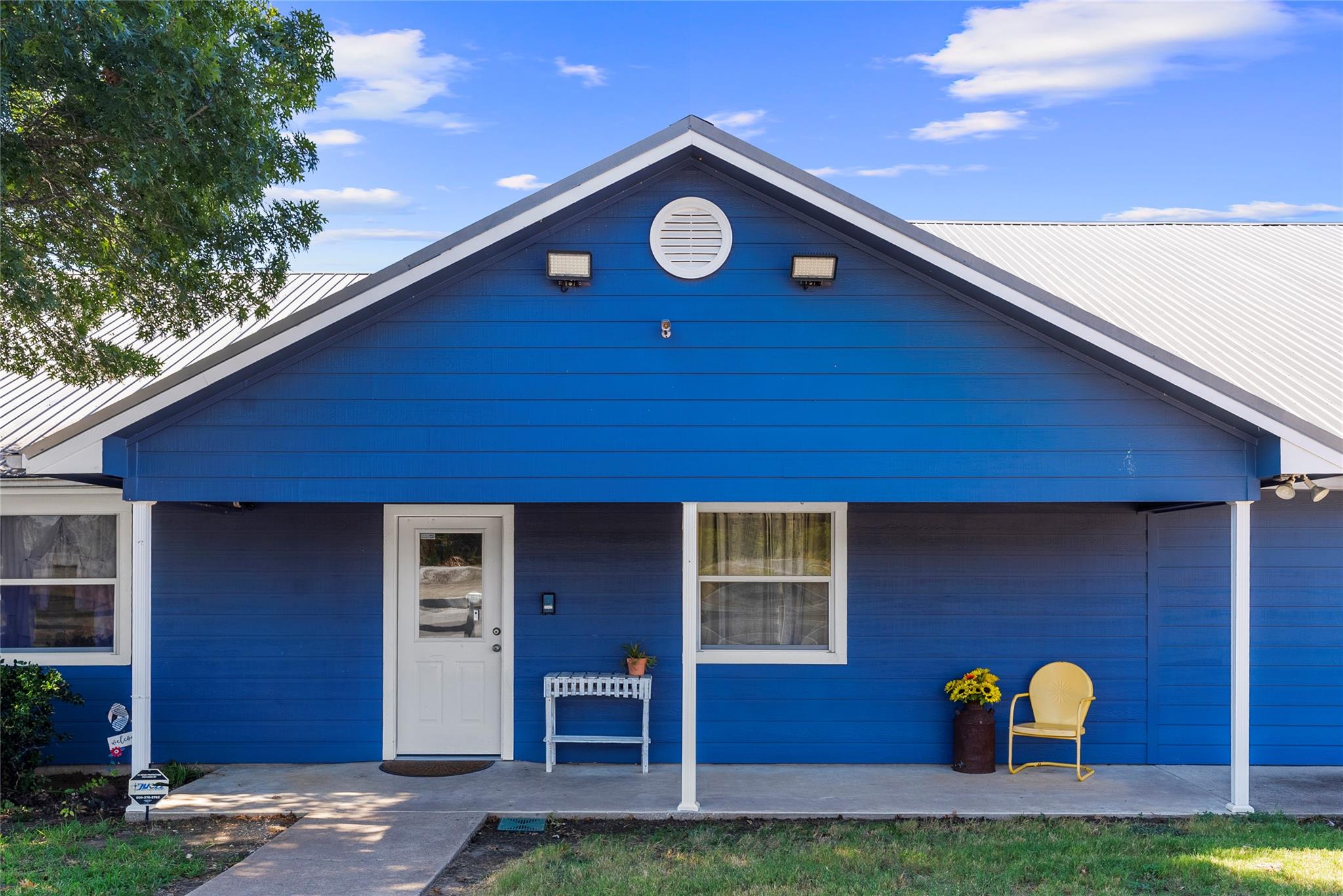 989 Old McDade Rd, Elgin, TX 78621