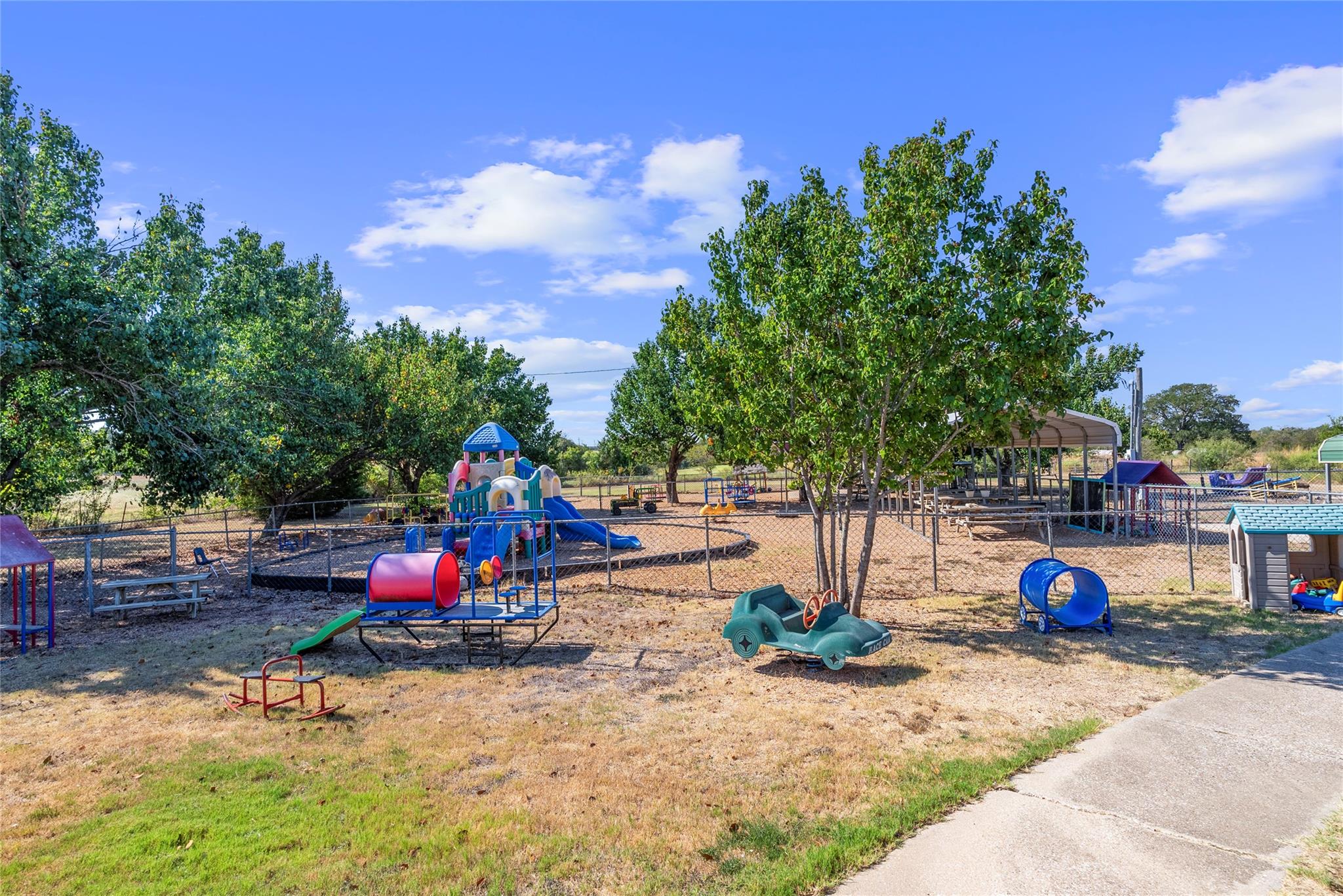 989 Old McDade Rd, Elgin, TX 78621