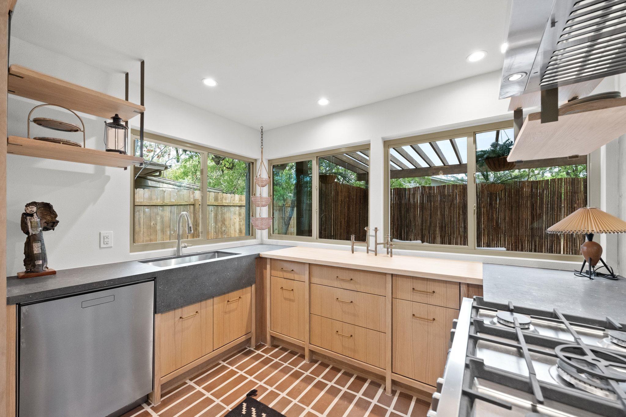 1400 Cripple Creek Dr, Austin, TX 78758