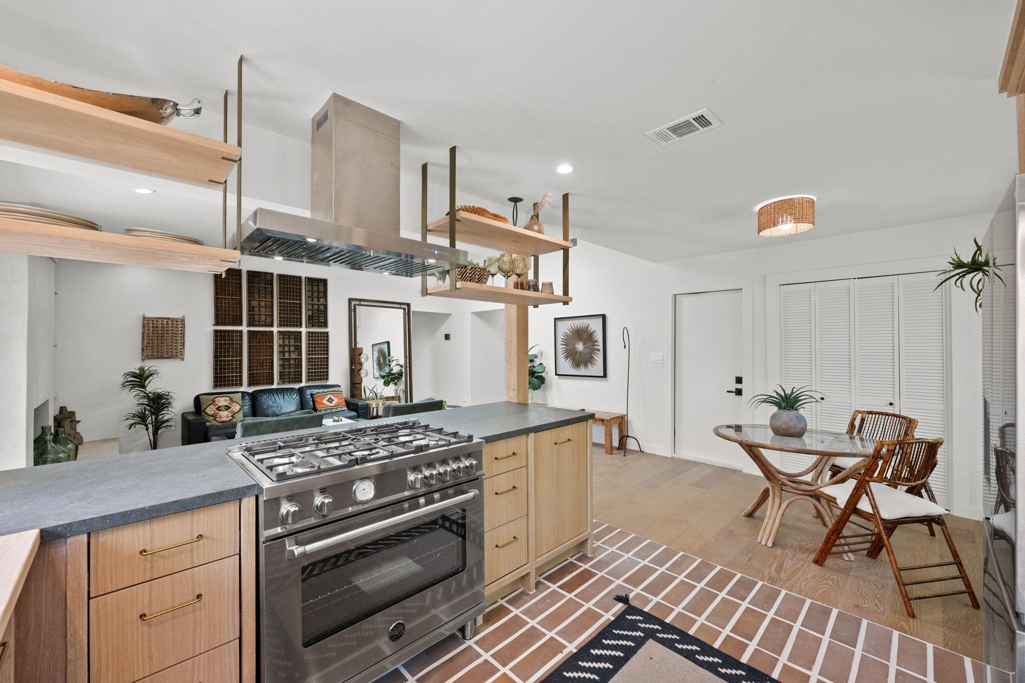 1400 Cripple Creek Dr, Austin, TX 78758