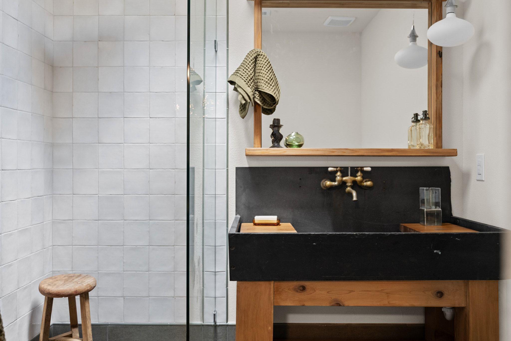 1400 Cripple Creek Dr, Austin, TX 78758