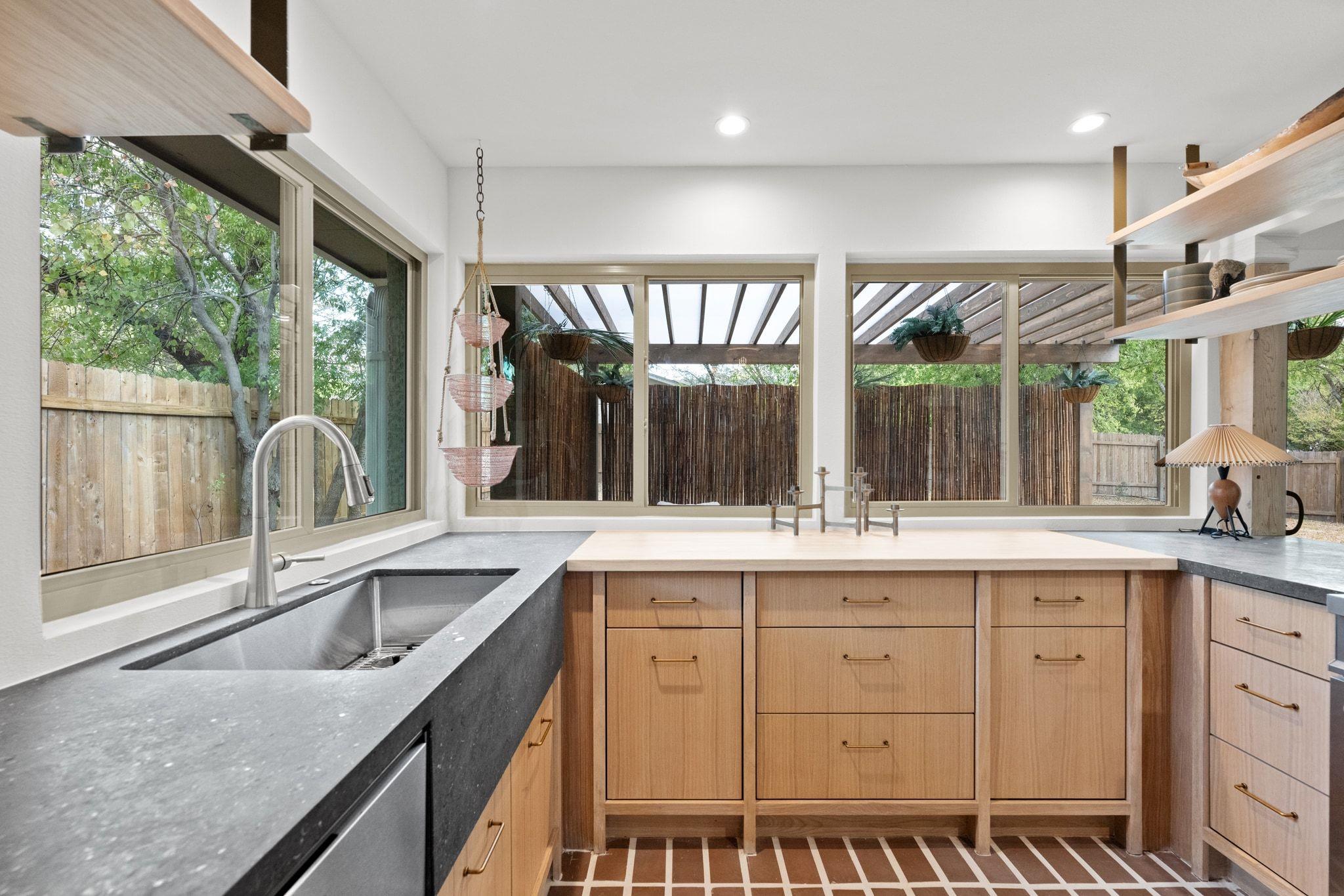 1400 Cripple Creek Dr, Austin, TX 78758