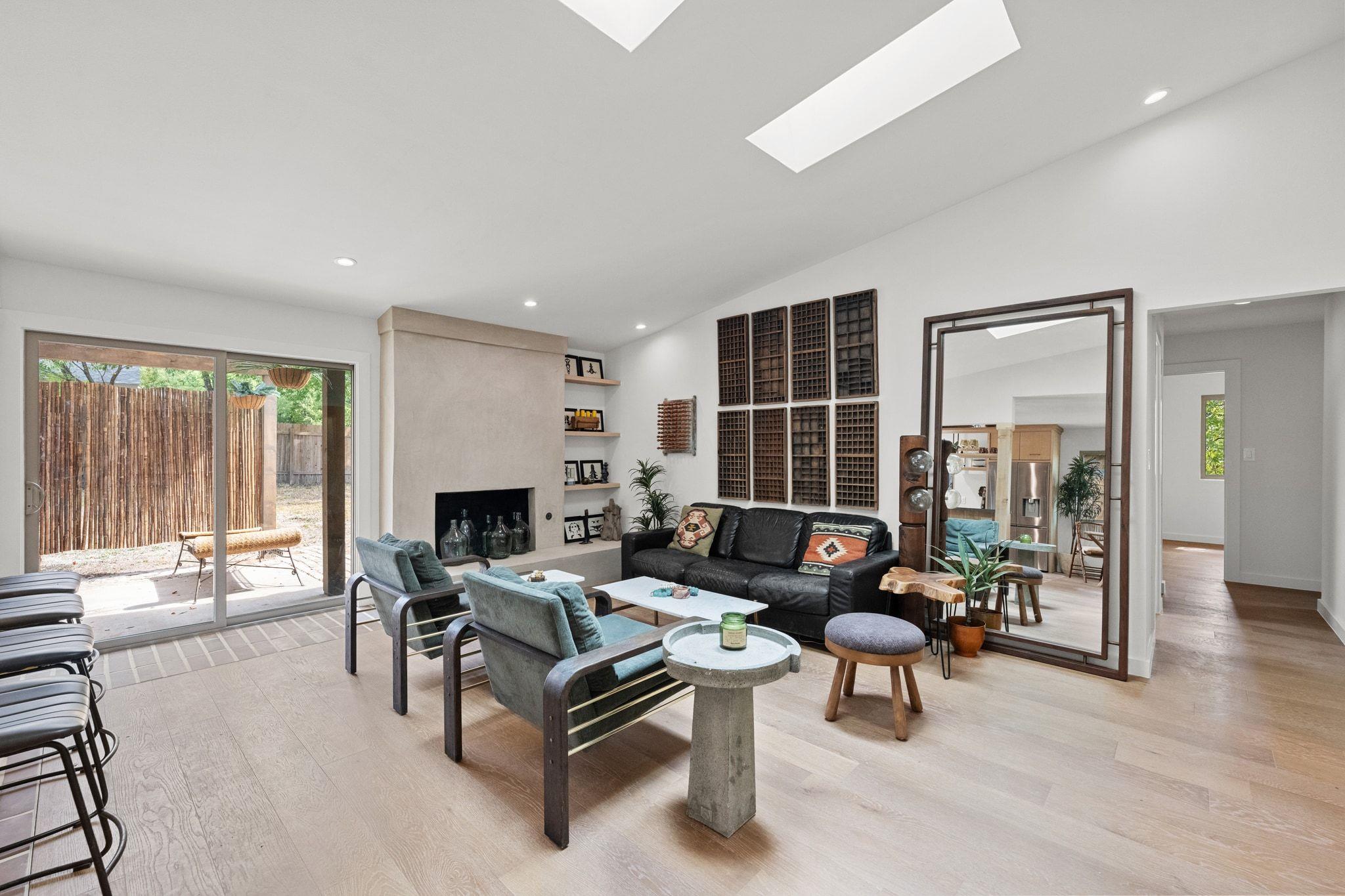 1400 Cripple Creek Dr, Austin, TX 78758