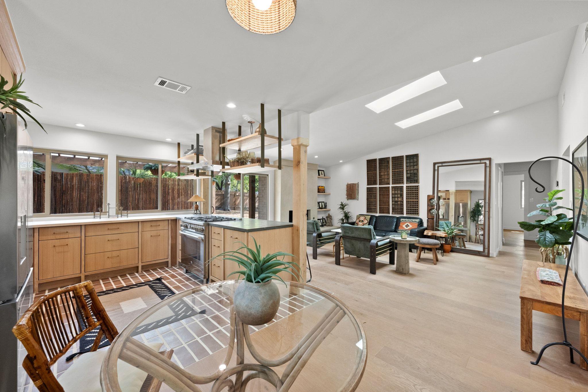 1400 Cripple Creek Dr, Austin, TX 78758