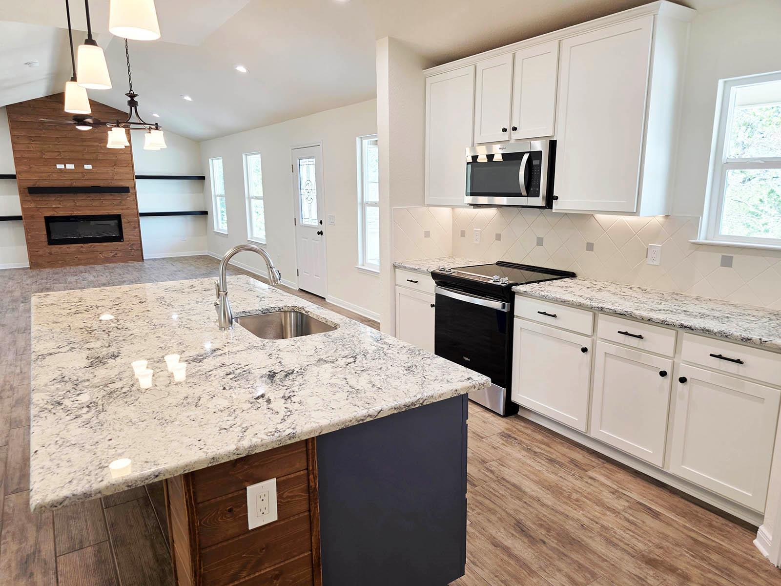 684 Appaloosa Dr, Fischer, TX 78623