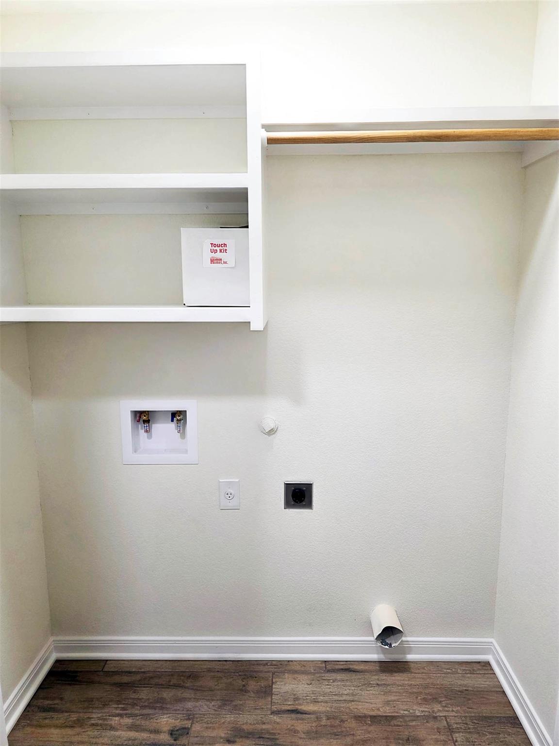 684 Appaloosa Dr, Fischer, TX 78623