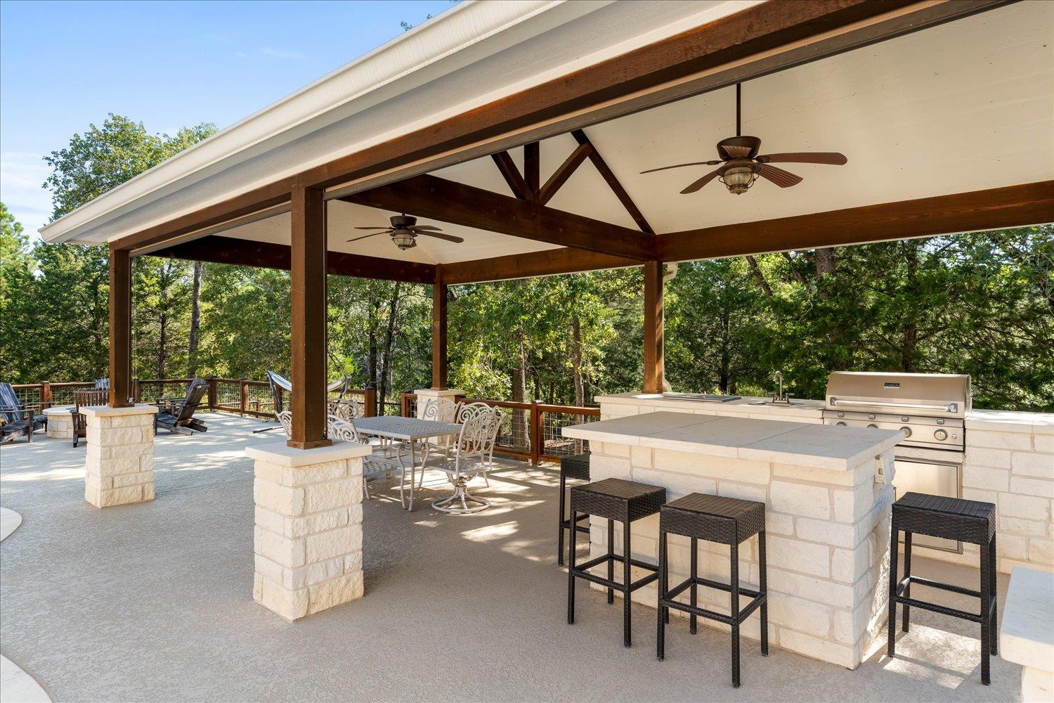 321 Arbors Cir, Elgin, TX 78621