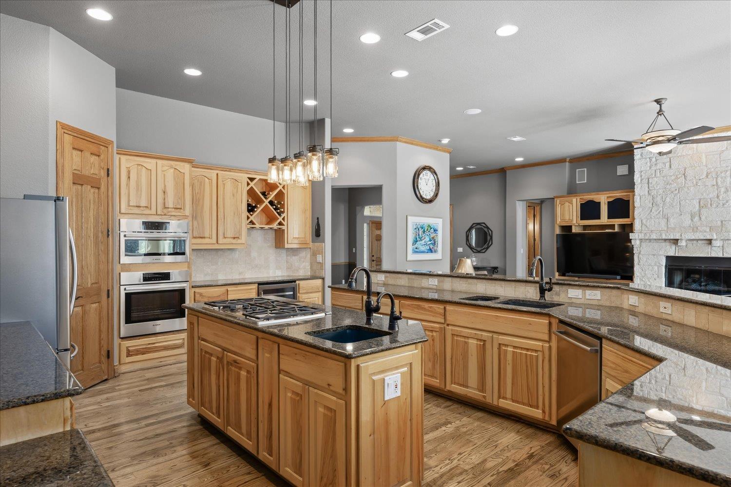 321 Arbors Cir, Elgin, TX 78621