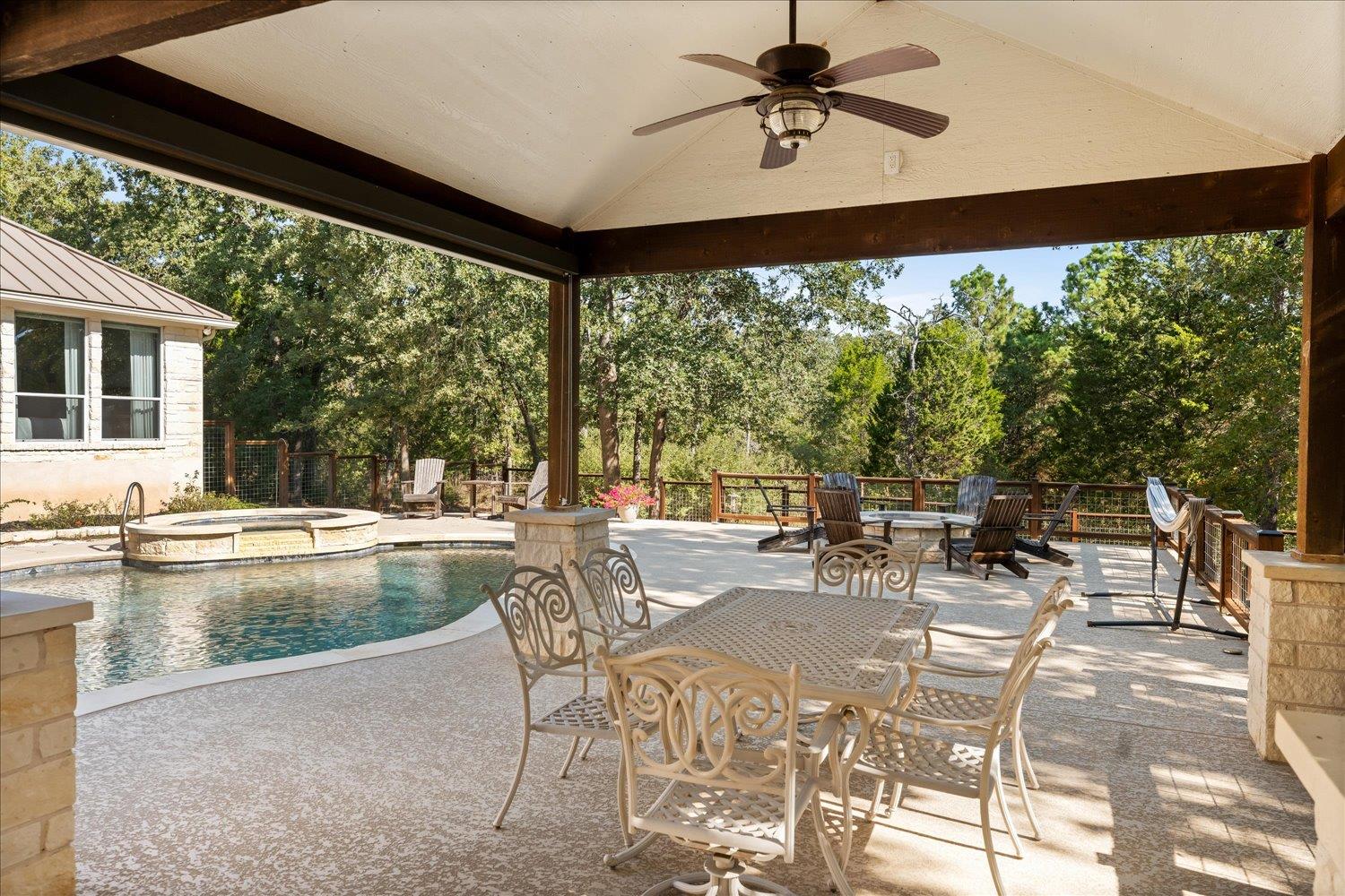 321 Arbors Cir, Elgin, TX 78621