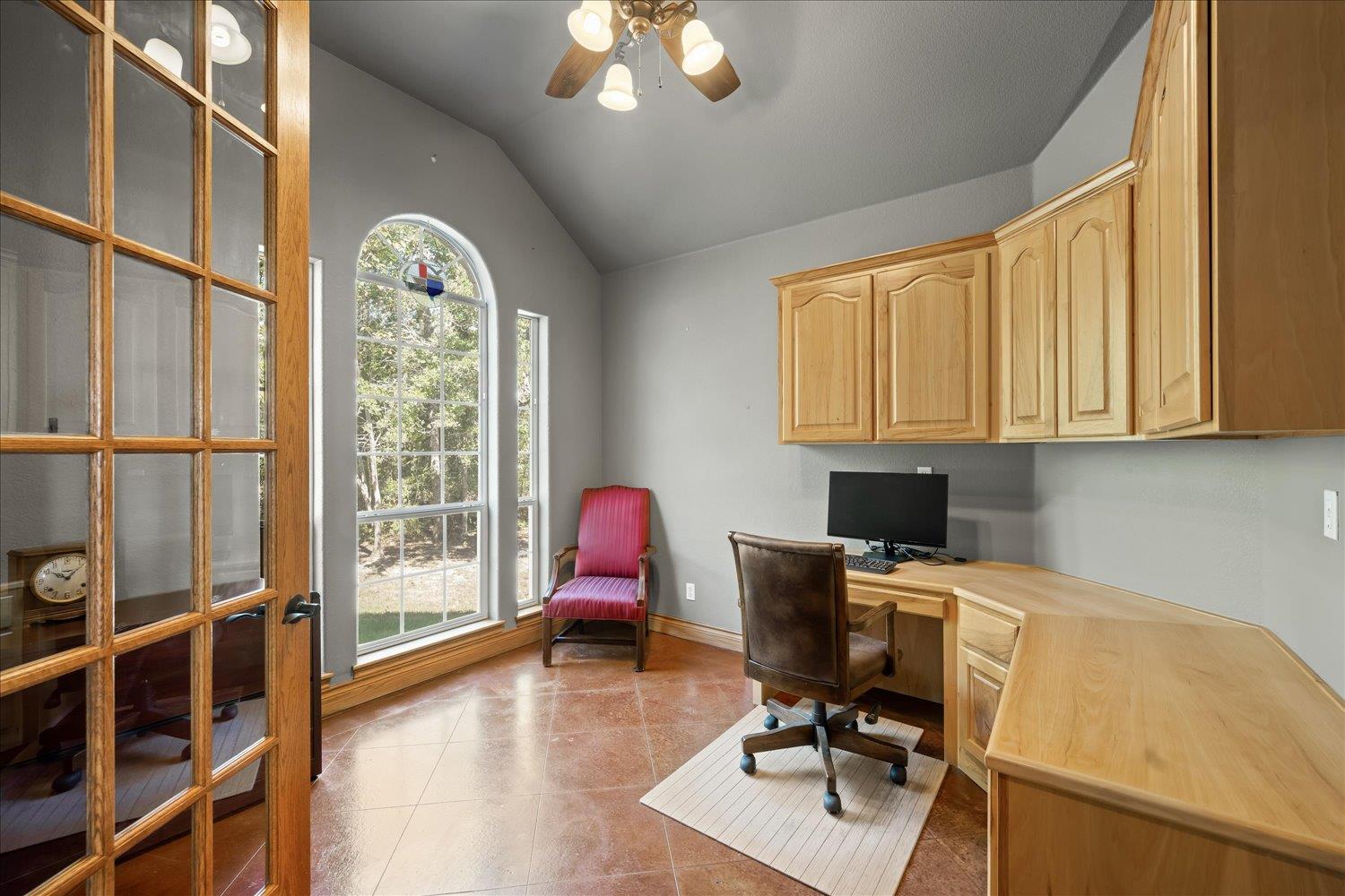 321 Arbors Cir, Elgin, TX 78621