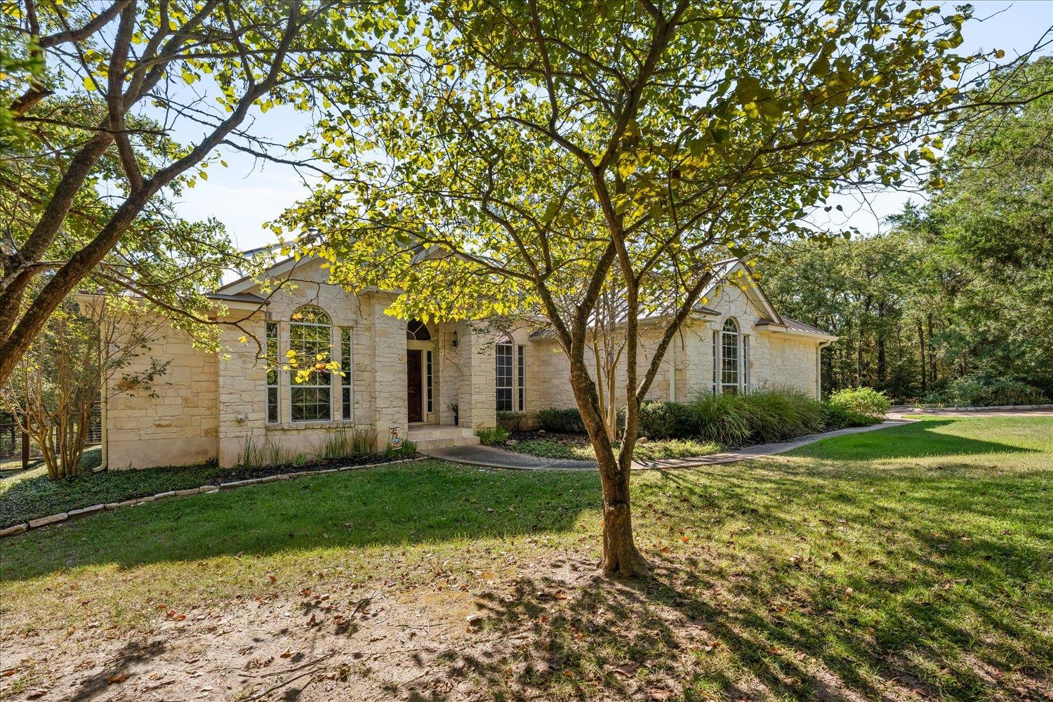 321 Arbors Cir, Elgin, TX 78621