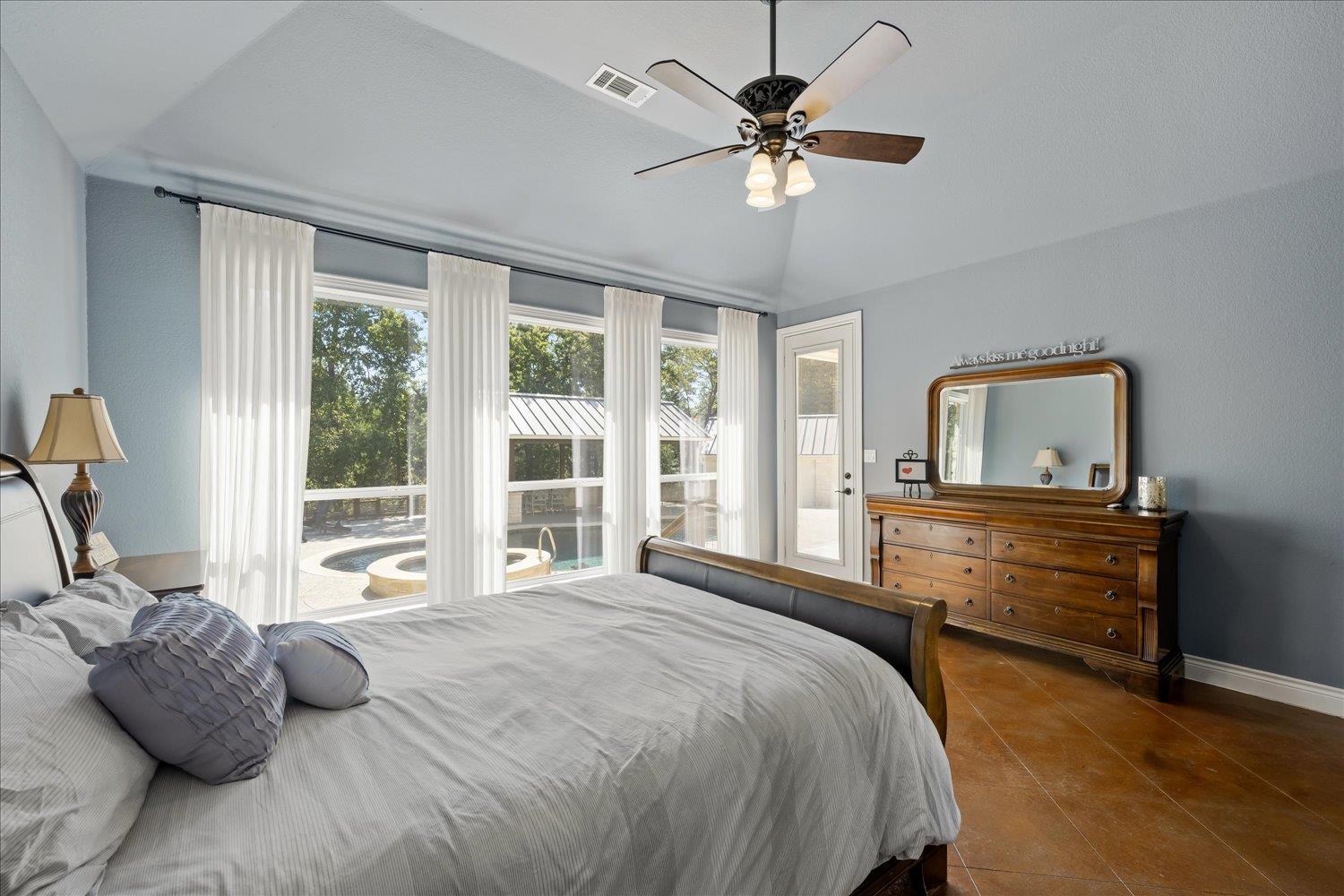 321 Arbors Cir, Elgin, TX 78621