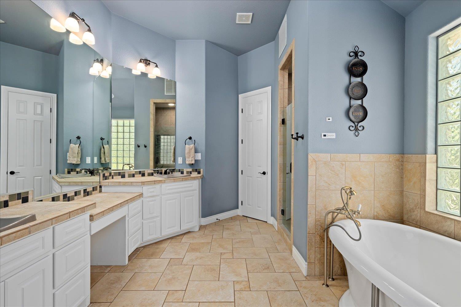 321 Arbors Cir, Elgin, TX 78621