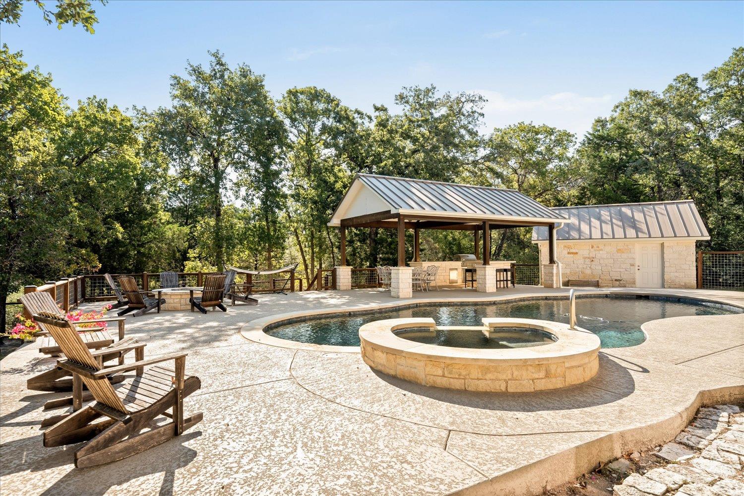 321 Arbors Cir, Elgin, TX 78621