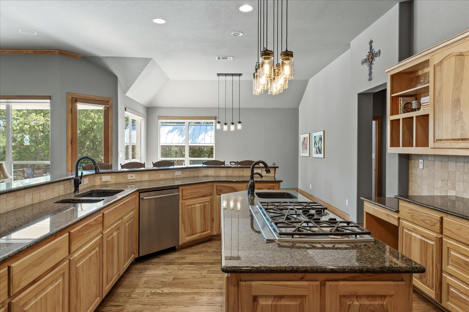 321 Arbors Cir, Elgin, TX 78621