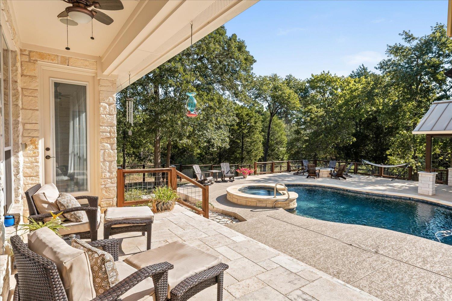 321 Arbors Cir, Elgin, TX 78621