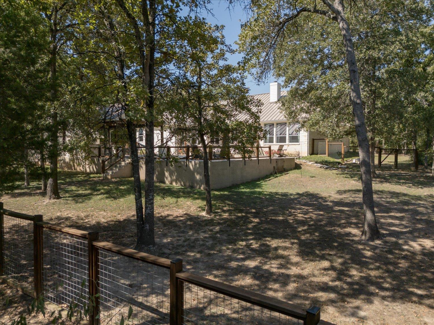 321 Arbors Cir, Elgin, TX 78621