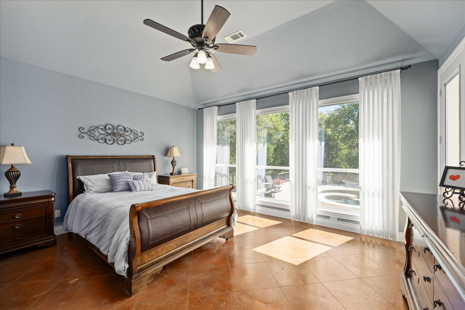 321 Arbors Cir, Elgin, TX 78621