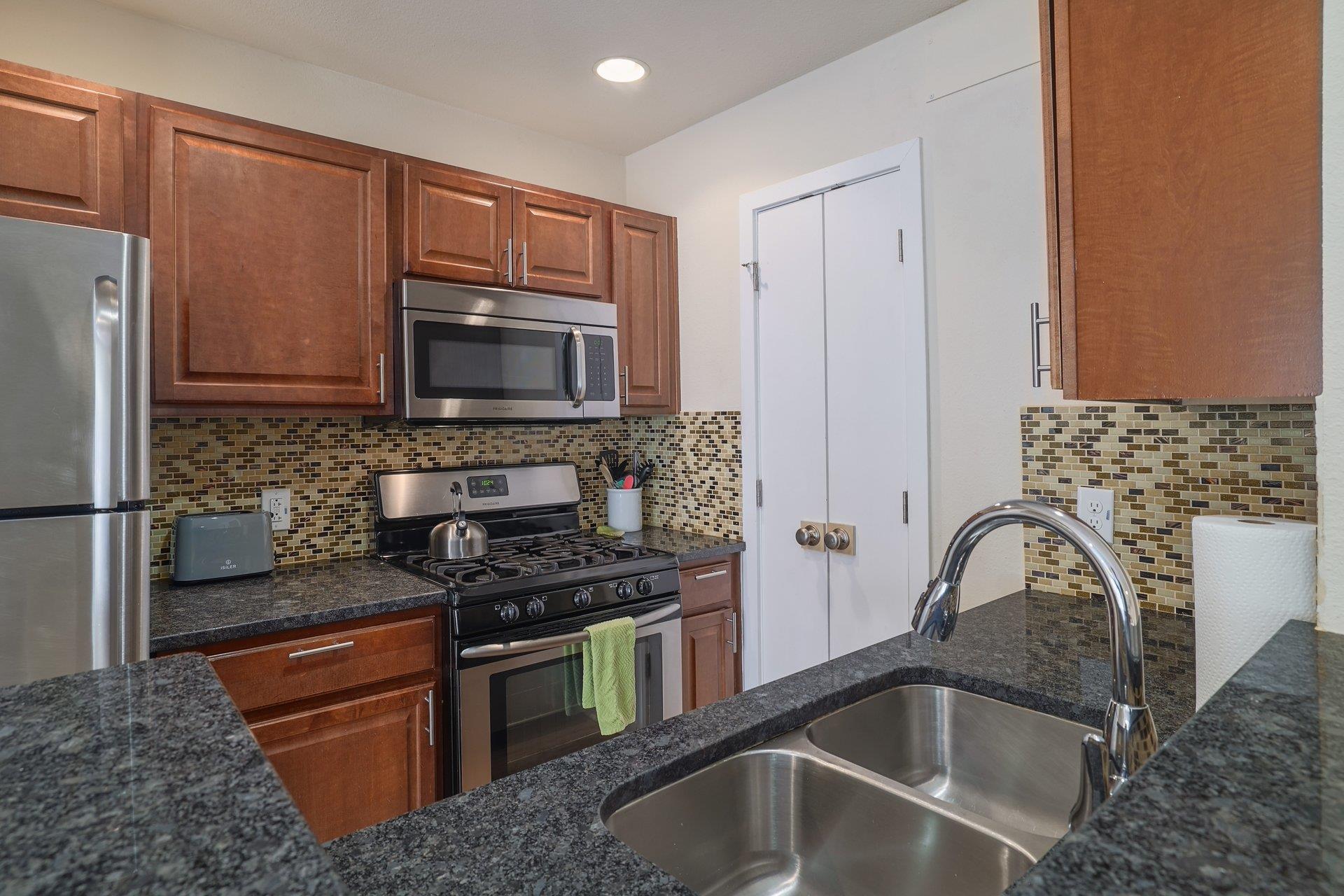 3601 Menchaca Rd # 212, Austin, TX 78704