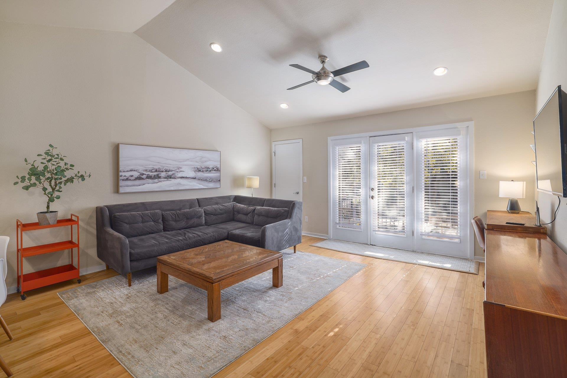 3601 Menchaca Rd # 212, Austin, TX 78704