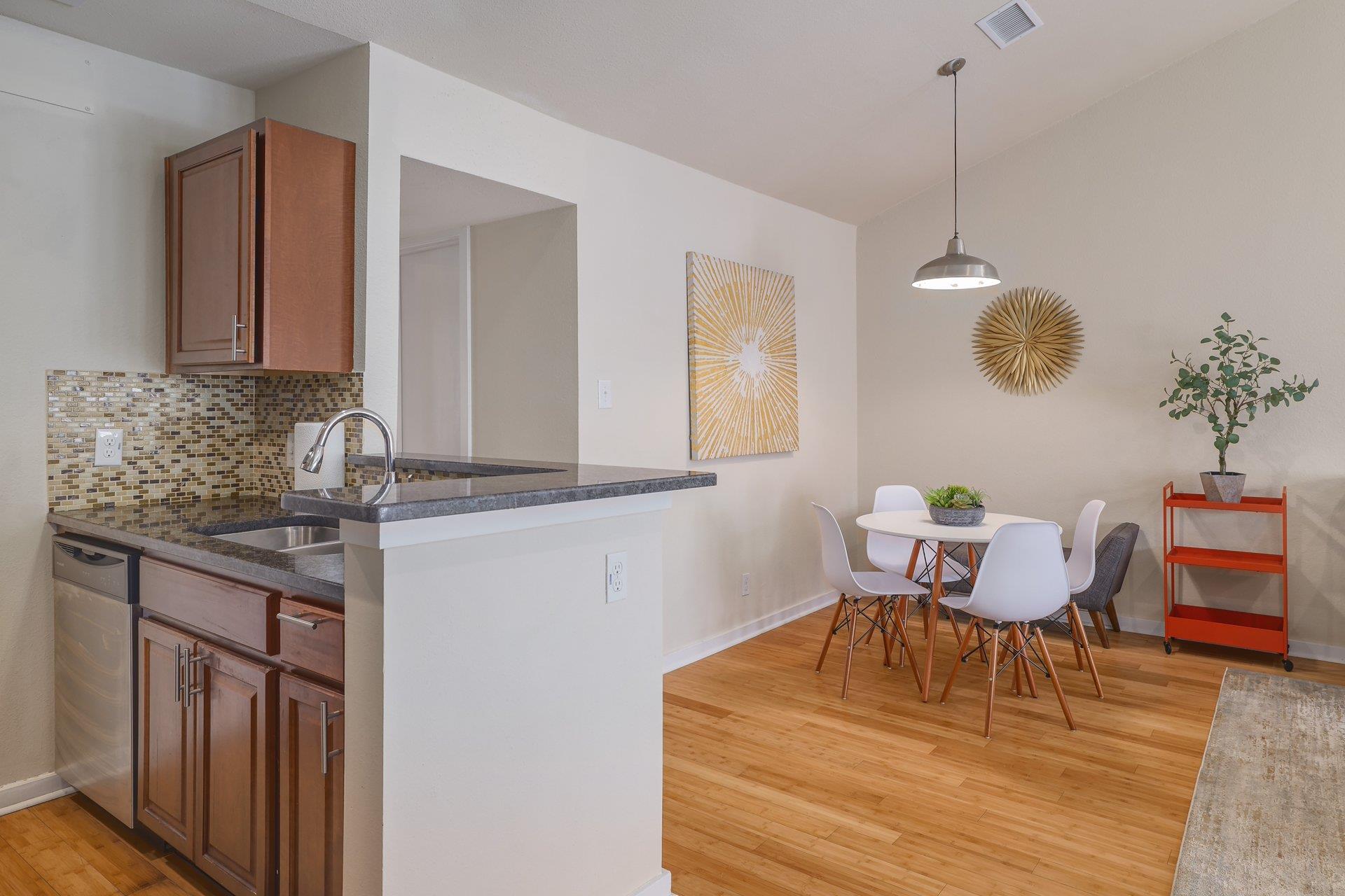 3601 Menchaca Rd # 212, Austin, TX 78704