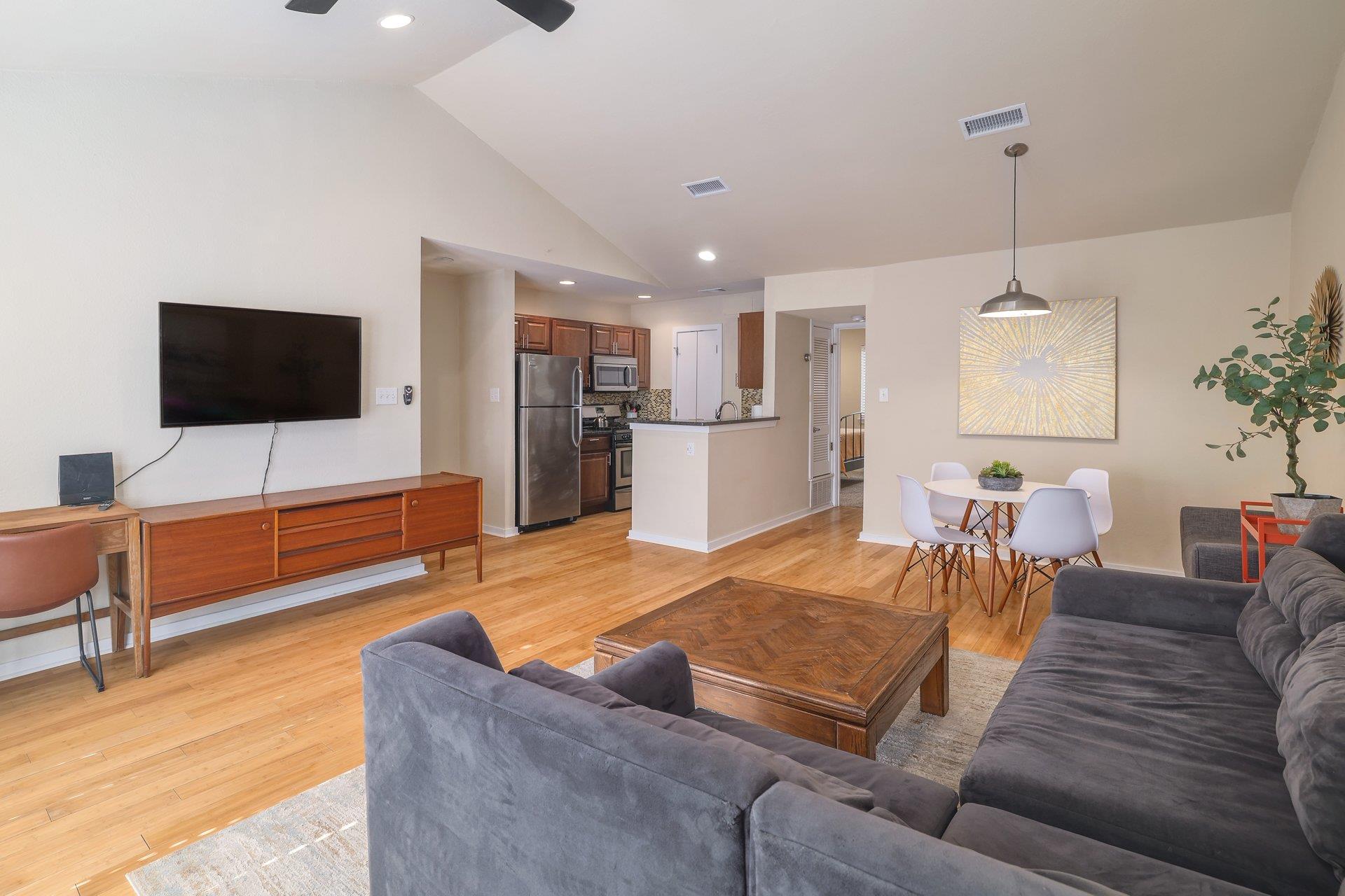 3601 Menchaca Rd # 212, Austin, TX 78704