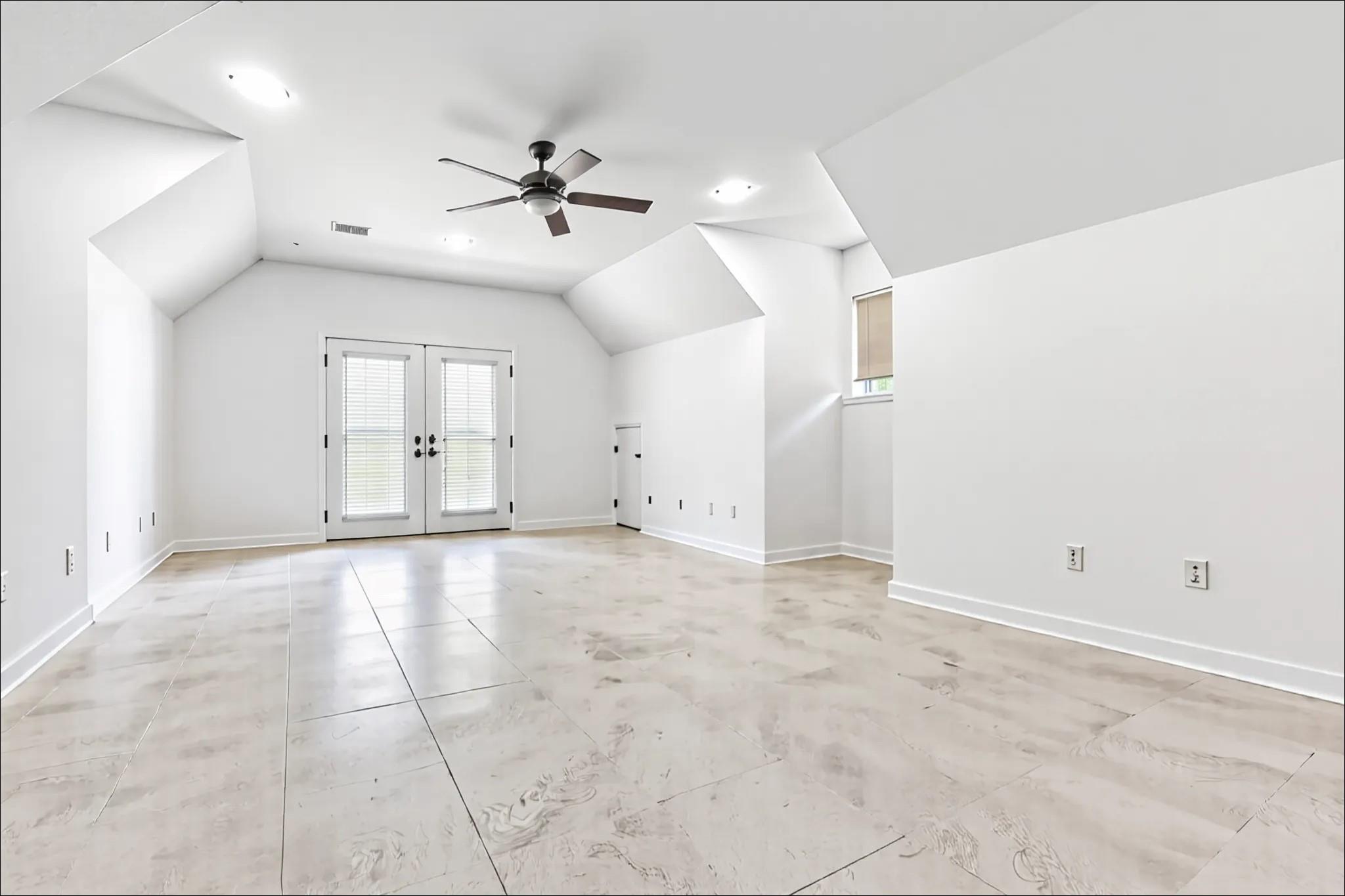 511 Duck Lake Dr, Lakeway, TX 78734