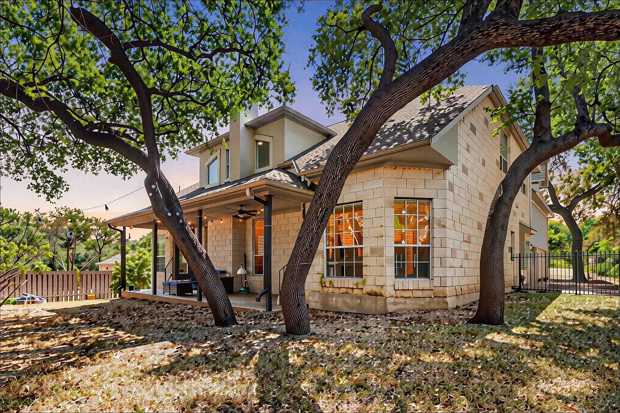 511 Duck Lake Dr, Lakeway, TX 78734