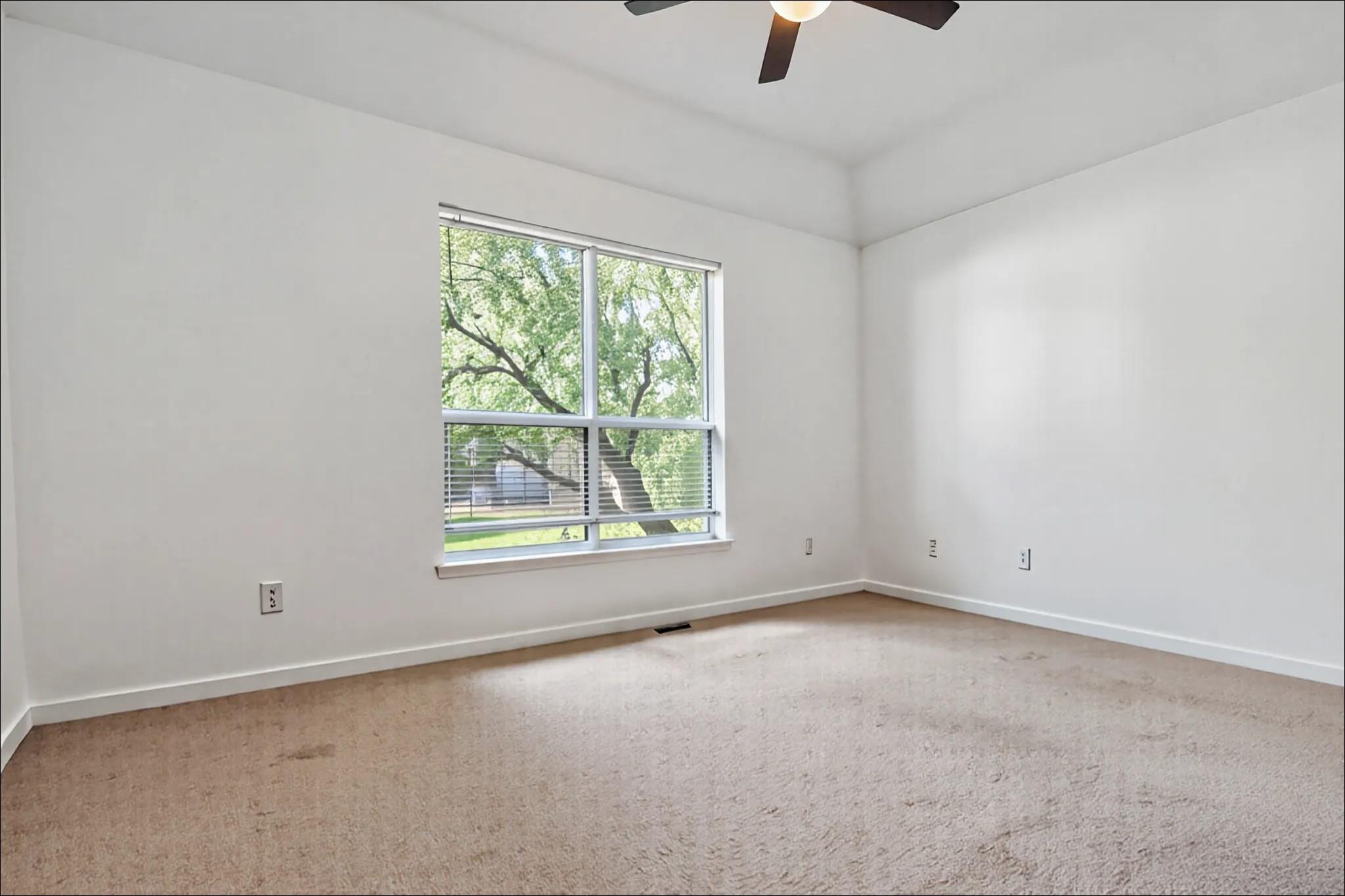 511 Duck Lake Dr, Lakeway, TX 78734