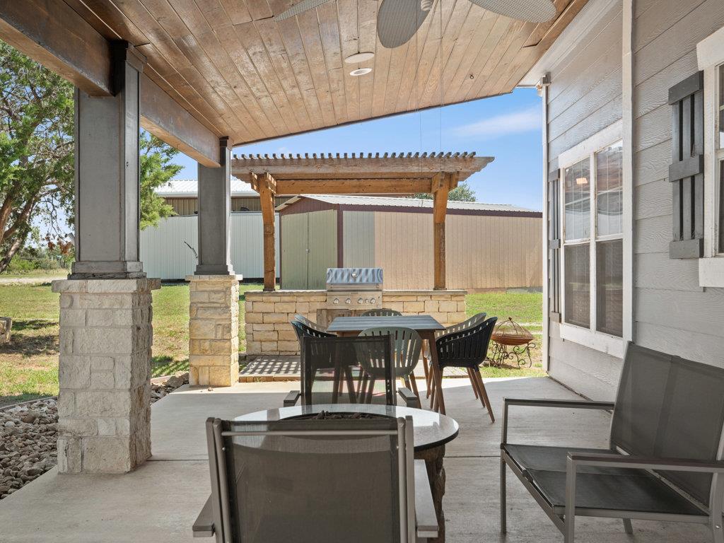 811 County Road 130 Rd, Burnet, TX 78611