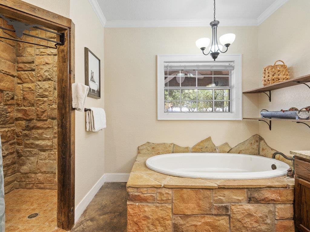 811 County Road 130 Rd, Burnet, TX 78611