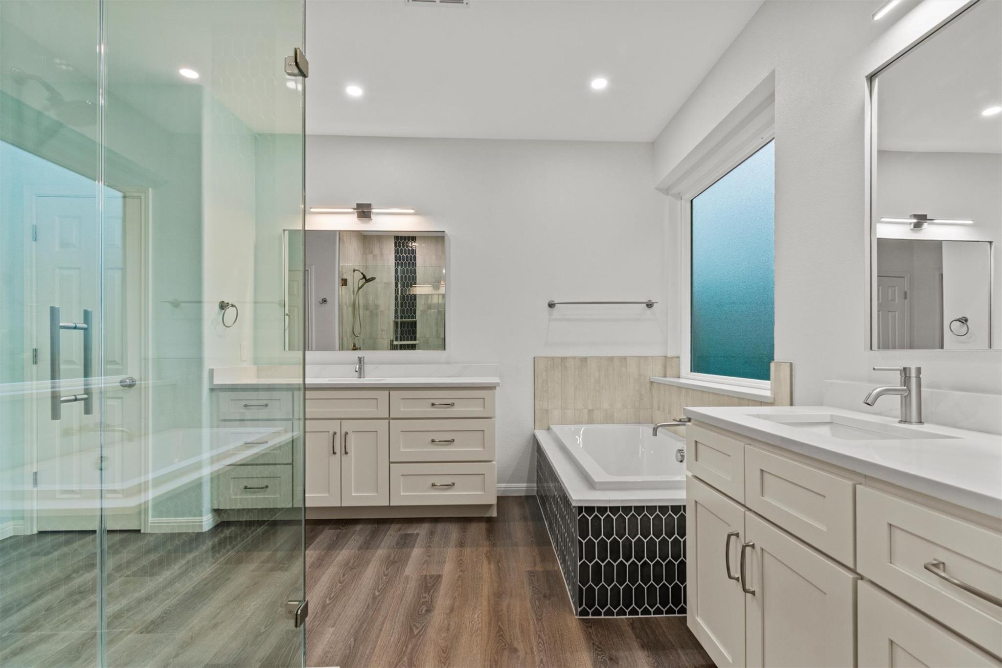 3820 Lagoona Dr, Round Rock, TX 78681