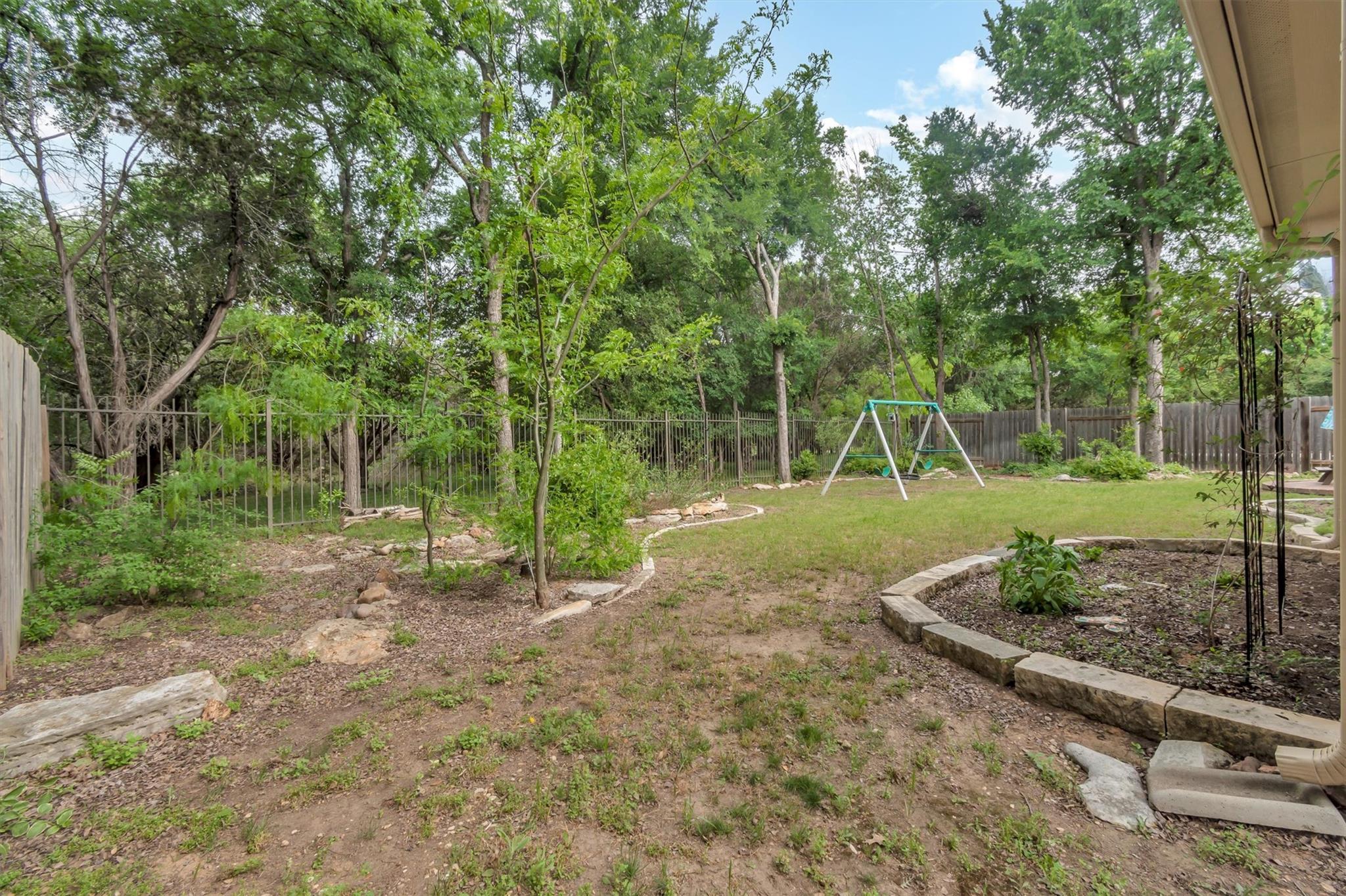 3820 Lagoona Dr, Round Rock, TX 78681