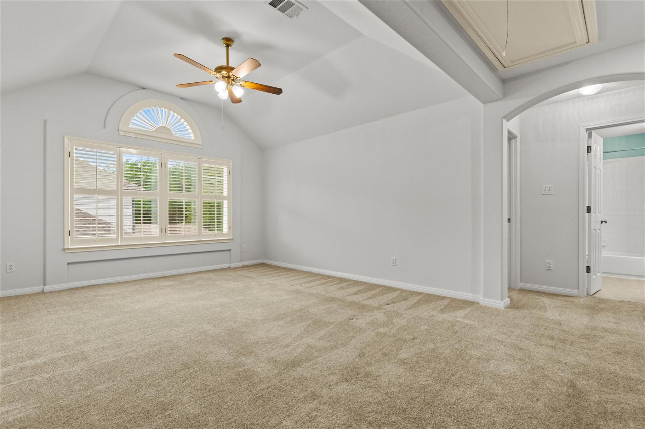 3820 Lagoona Dr, Round Rock, TX 78681