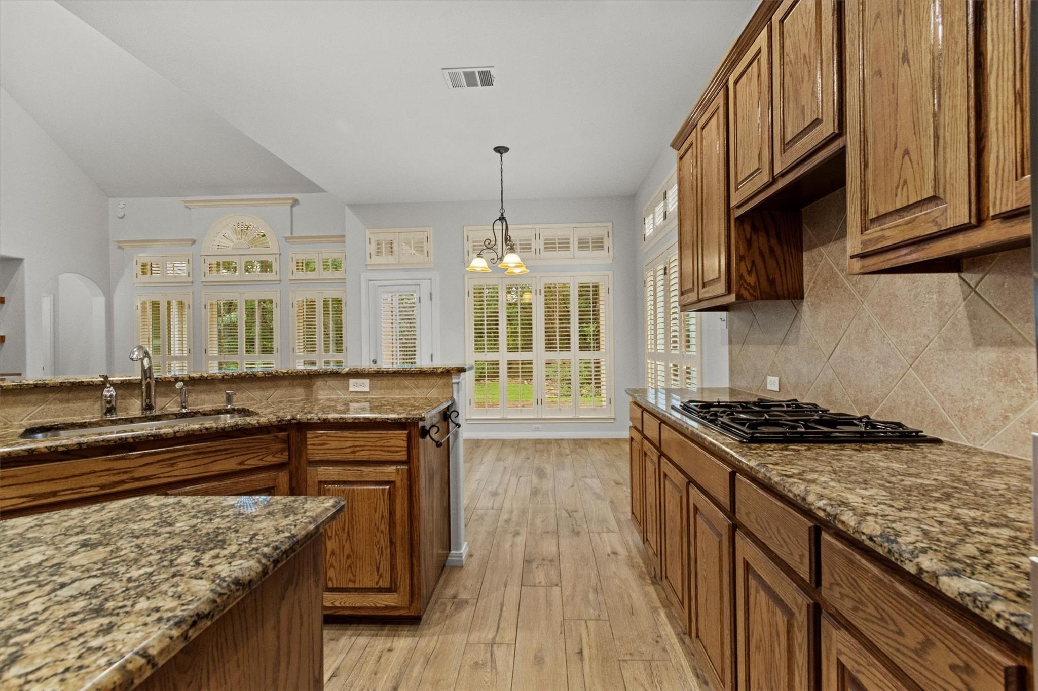 3820 Lagoona Dr, Round Rock, TX 78681