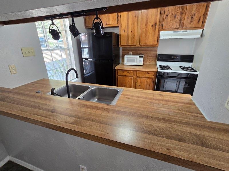 12005 Arrowwood Dr # B, Austin, TX 78727