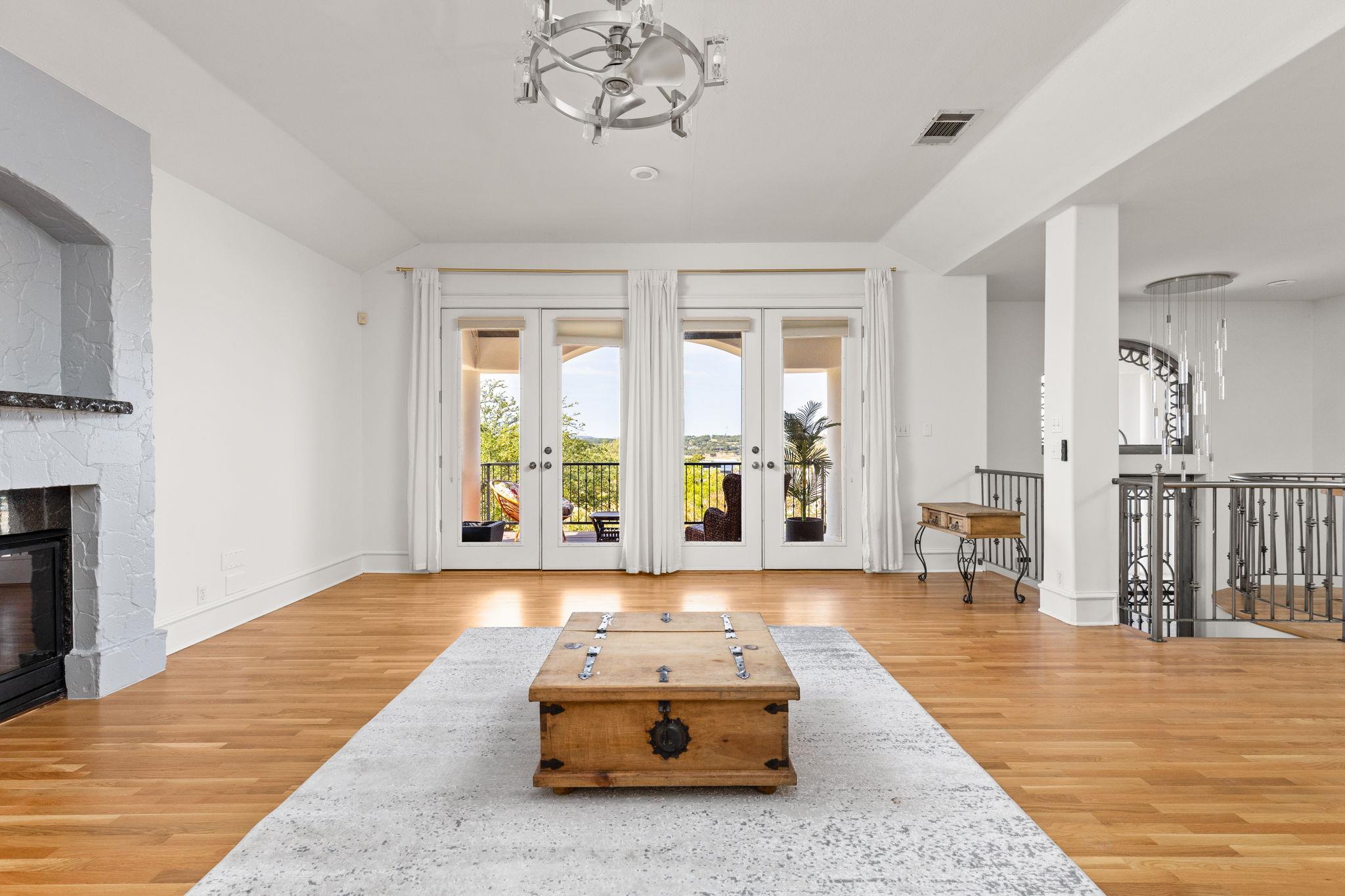 1228 Challenger, Lakeway, TX 78734