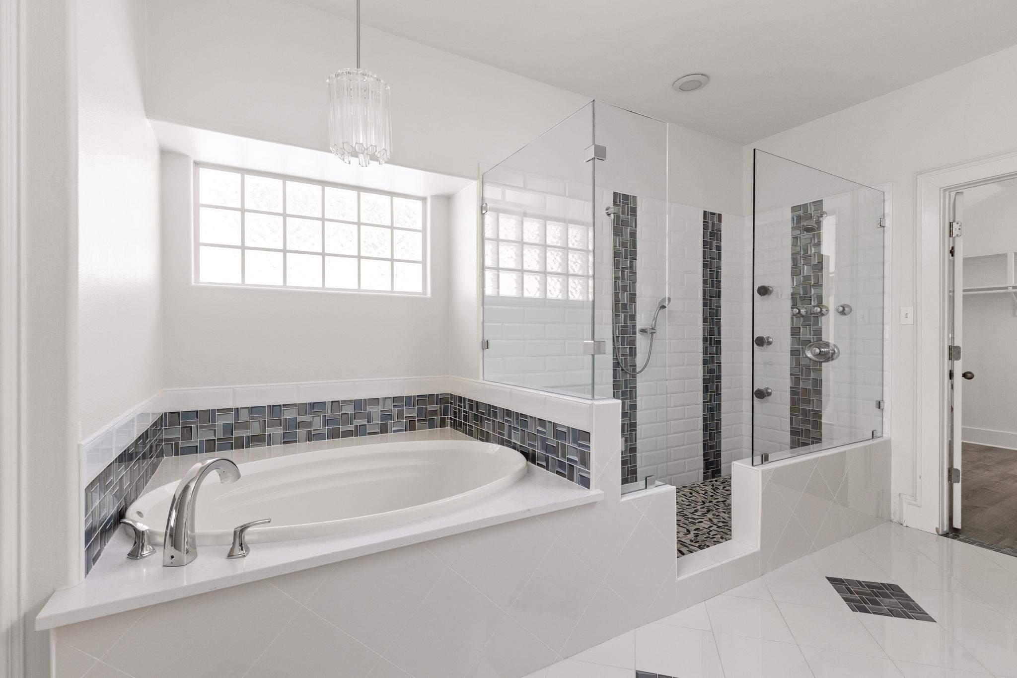 1228 Challenger, Lakeway, TX 78734