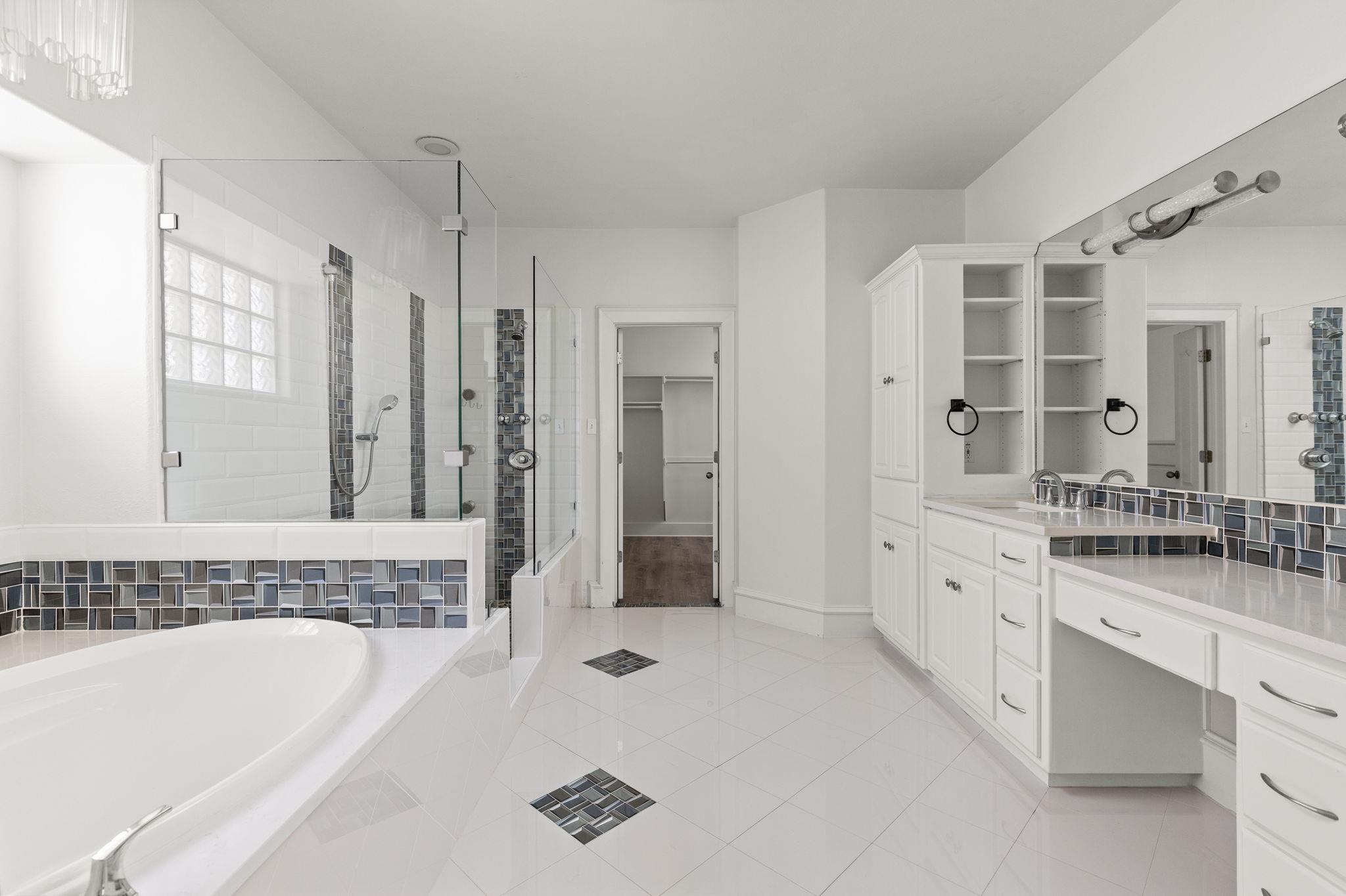 1228 Challenger, Lakeway, TX 78734