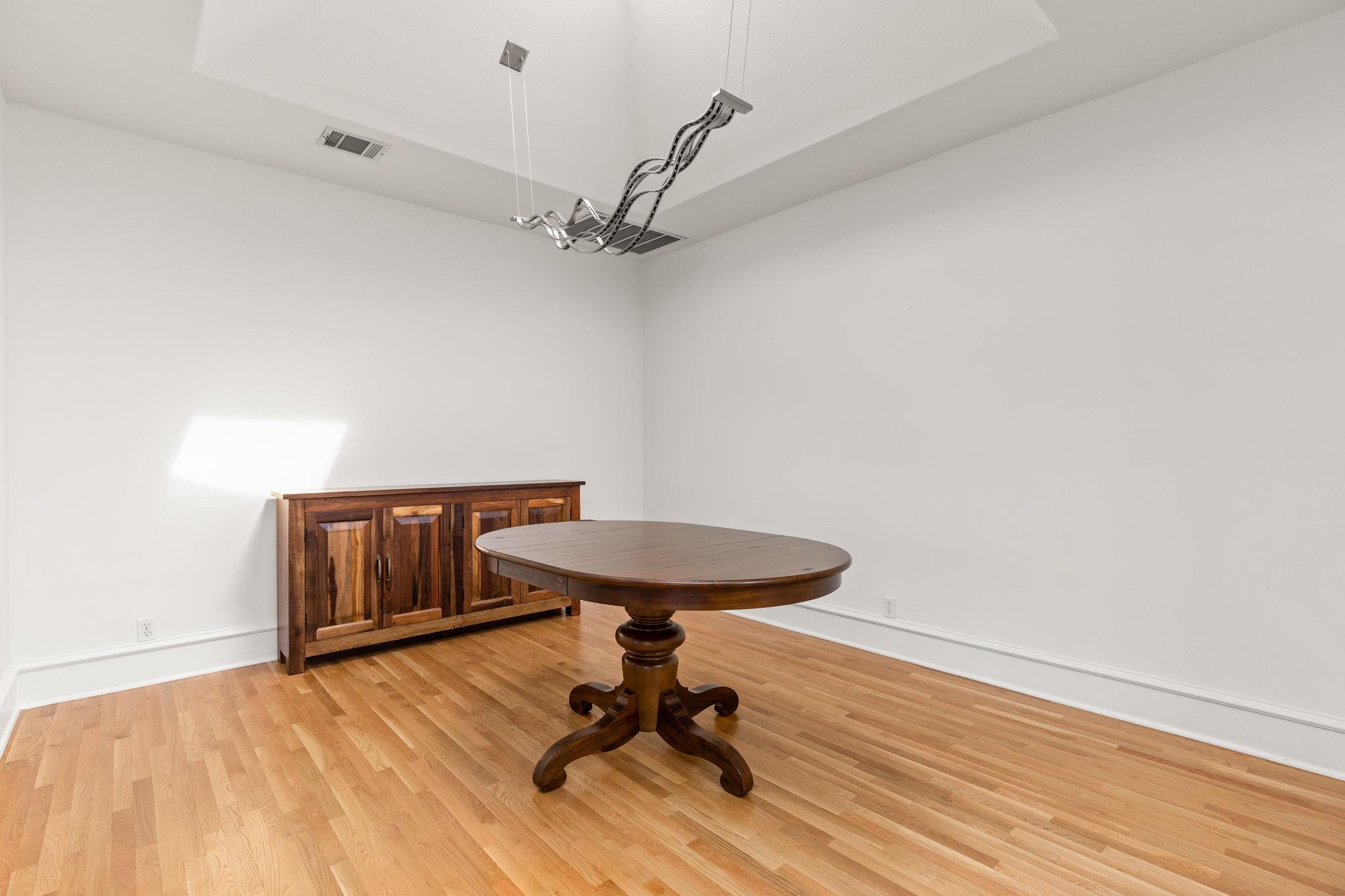 1228 Challenger, Lakeway, TX 78734