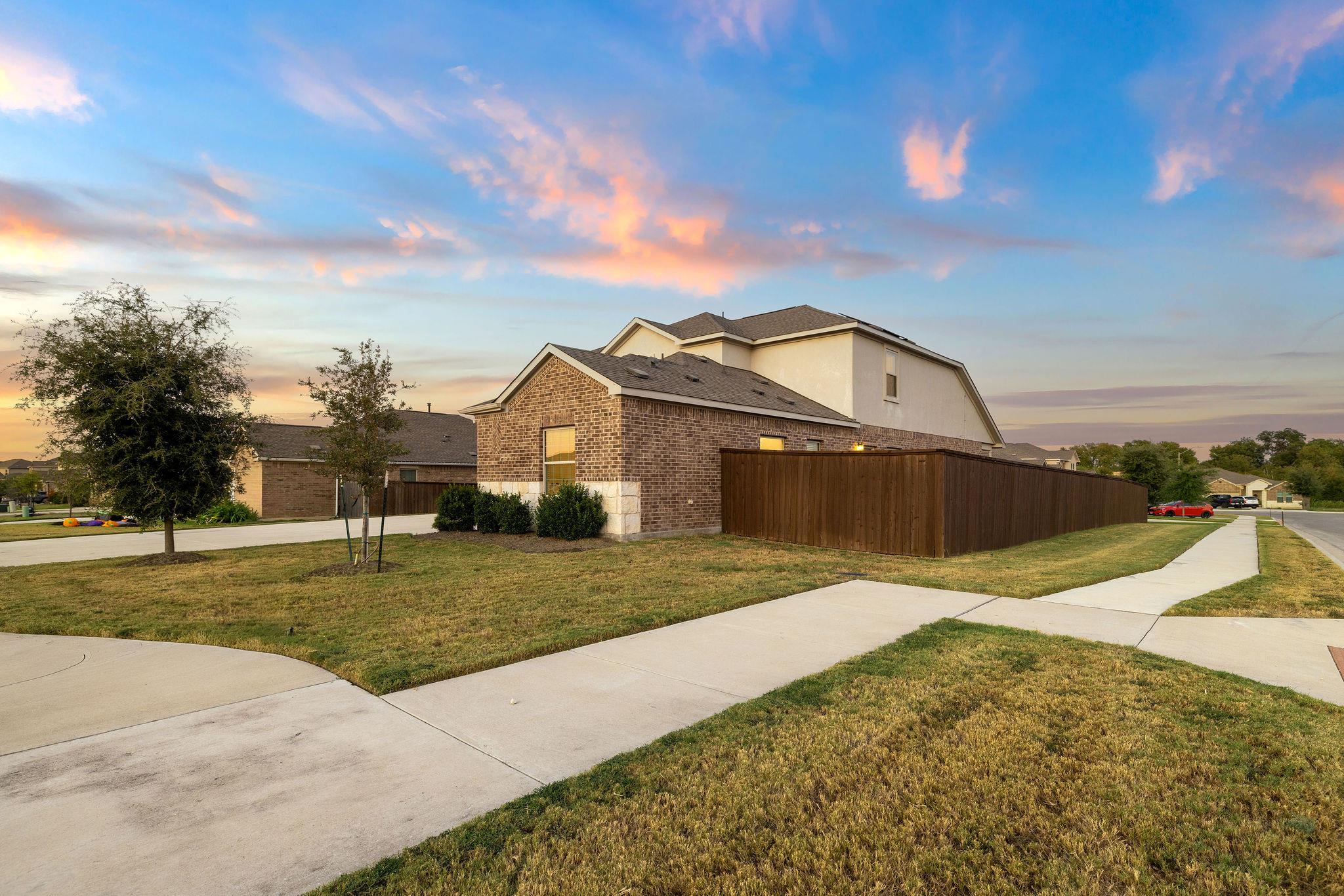 1428 Chad Dr, Round Rock, TX 78665