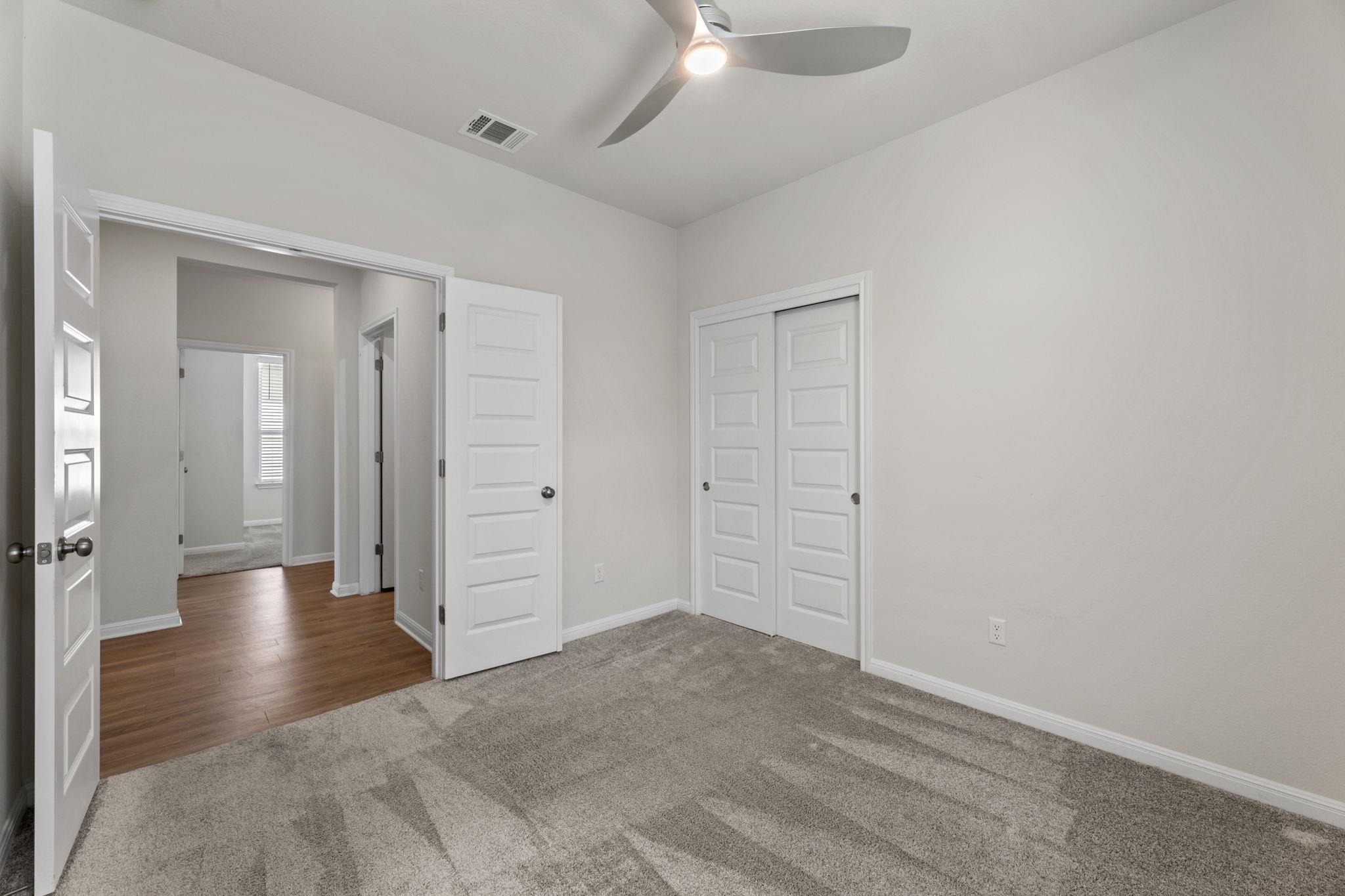 144 Gullivers Dr, Elgin, TX 78621