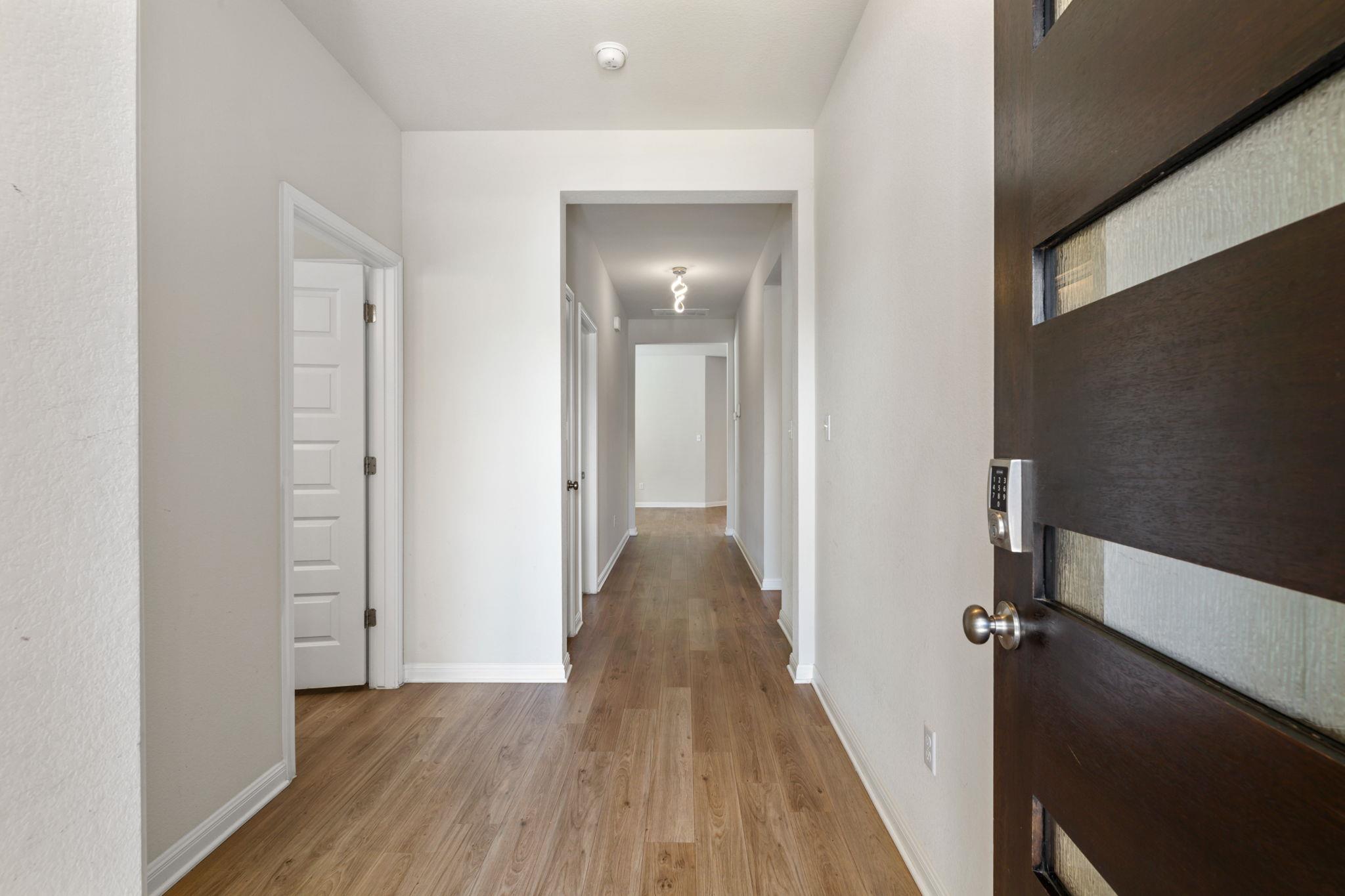 144 Gullivers Dr, Elgin, TX 78621