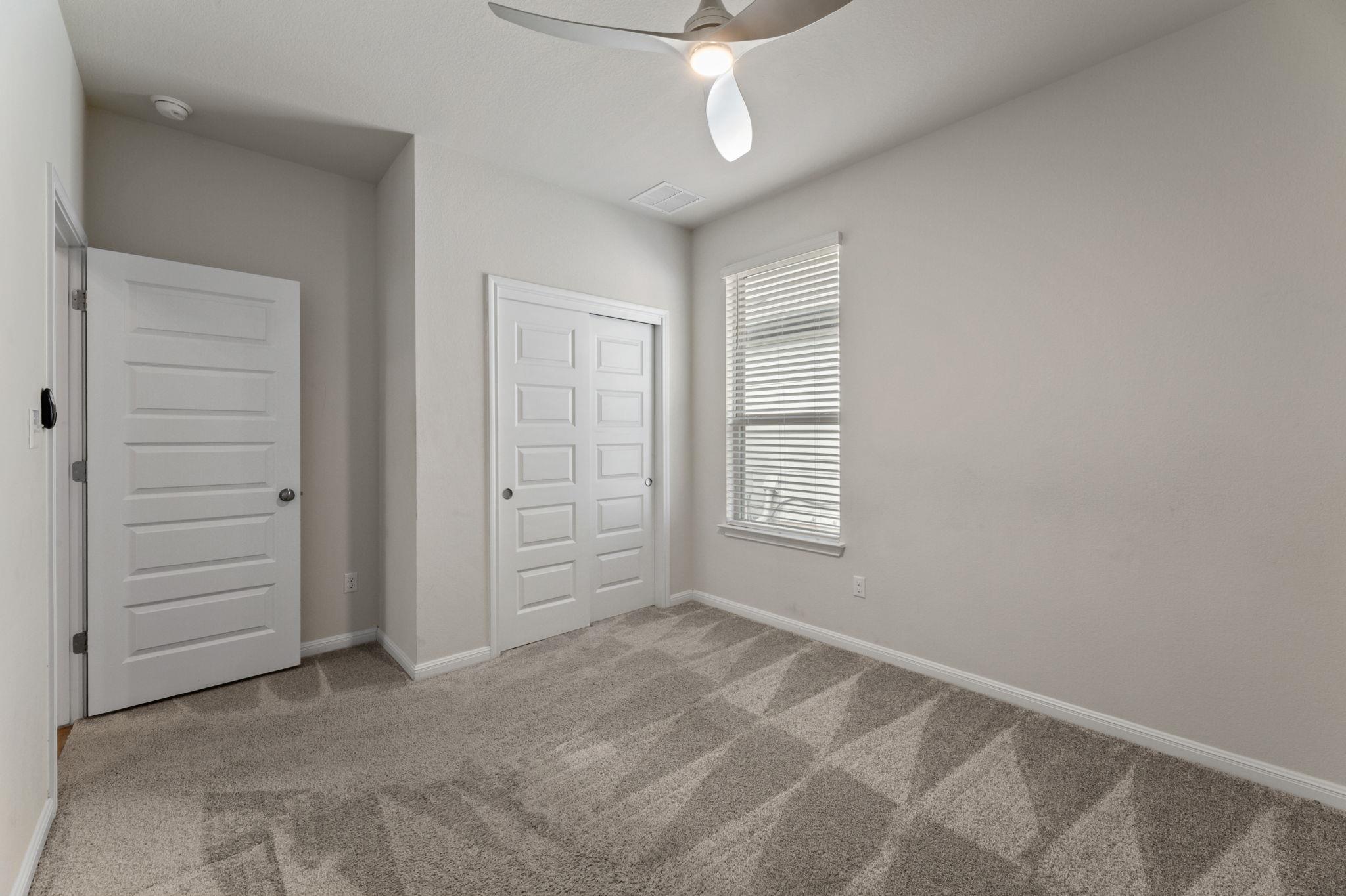 144 Gullivers Dr, Elgin, TX 78621